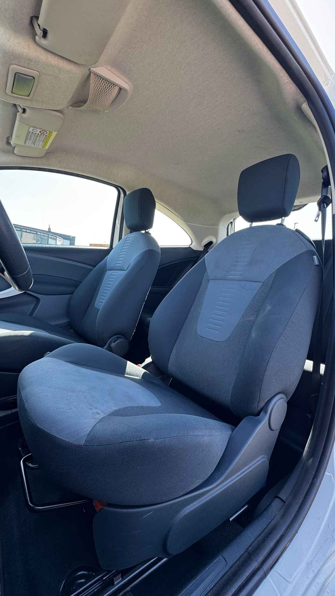 FORD KA 1.25 Titanium-image-4