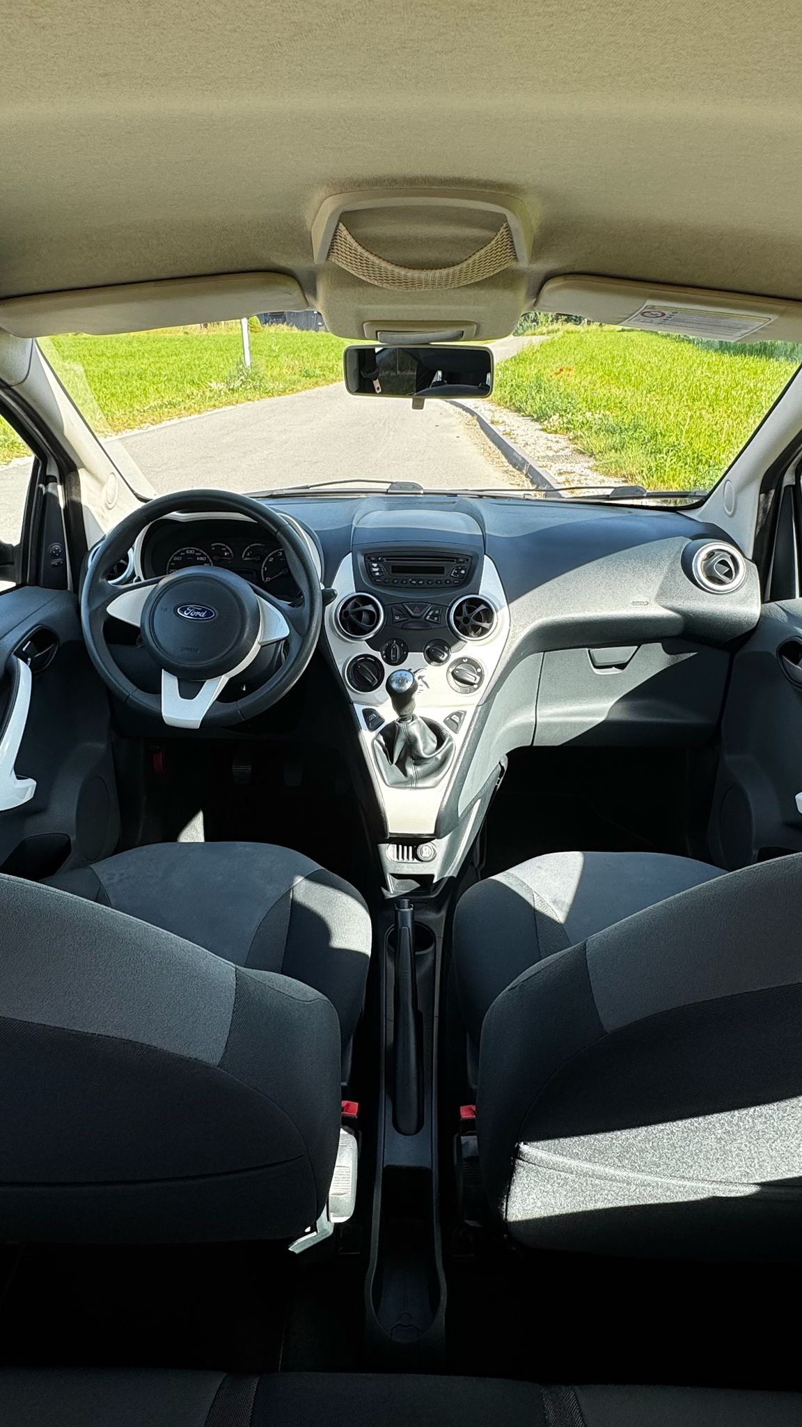 FORD KA 1.25 Titanium-image-6