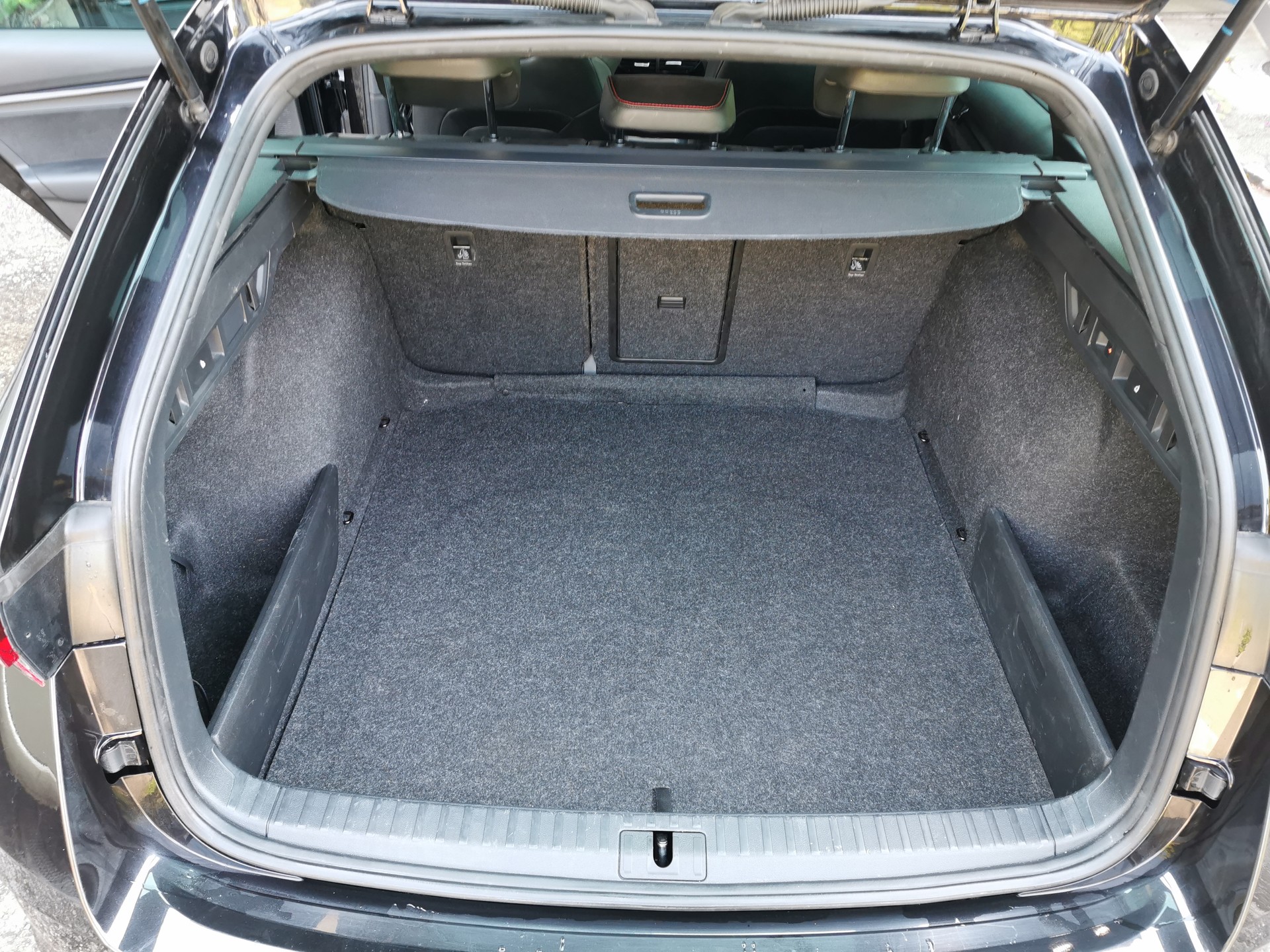 SKODA Octavia Combi 2.0 TDI DSG RS 4x4-image-11