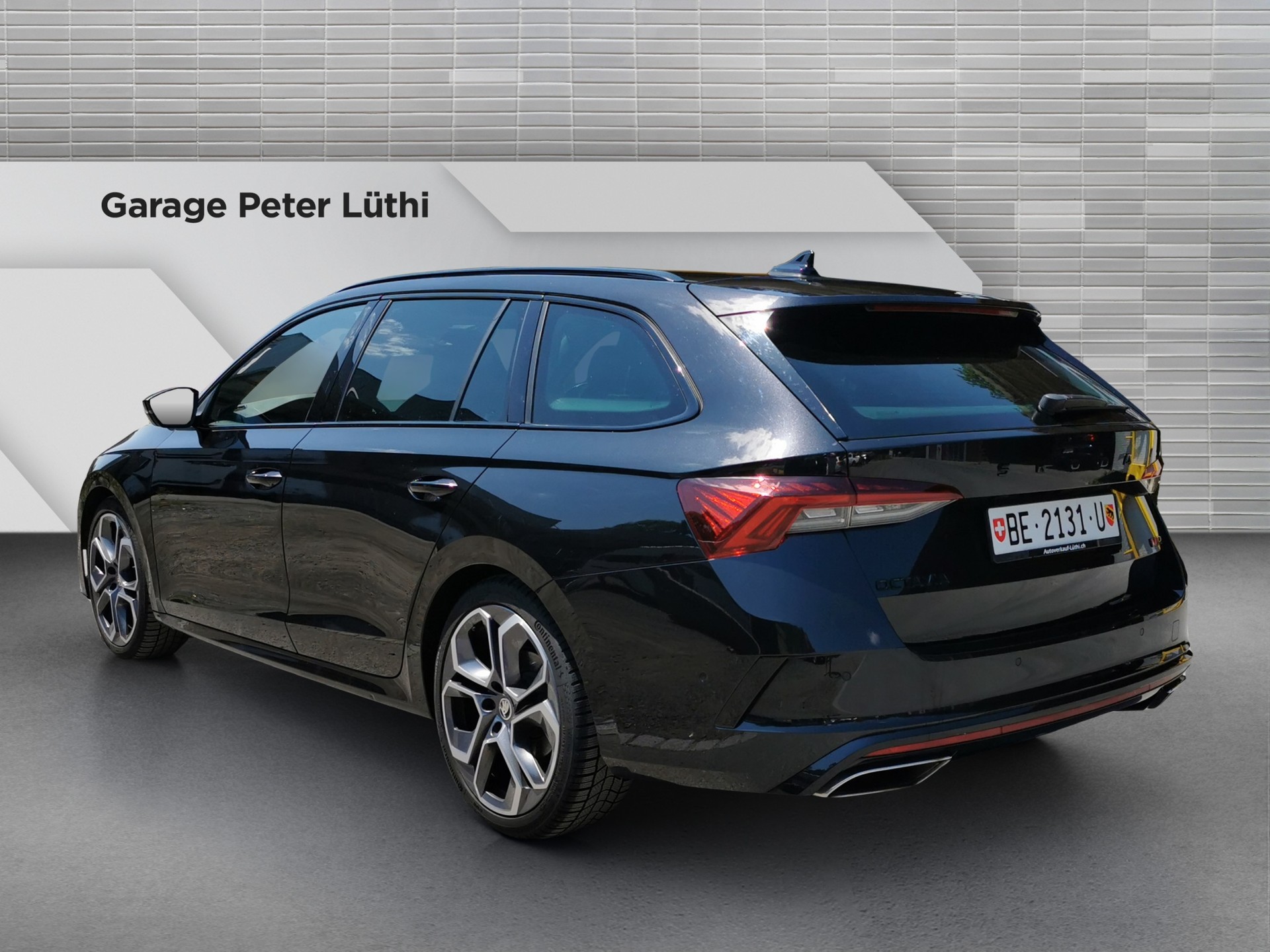 SKODA Octavia Combi 2.0 TDI DSG RS 4x4-image-3