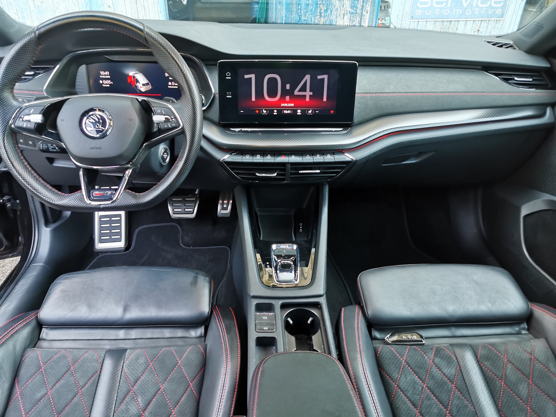SKODA Octavia Combi 2.0 TDI DSG RS 4x4-image-5