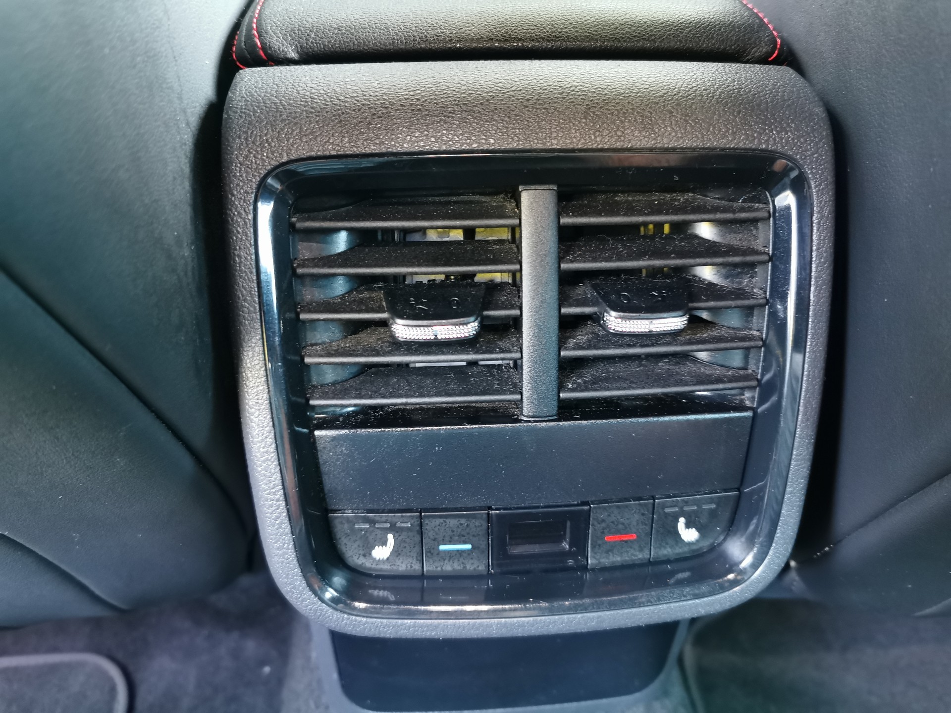 SKODA Octavia Combi 2.0 TDI DSG RS 4x4-image-12