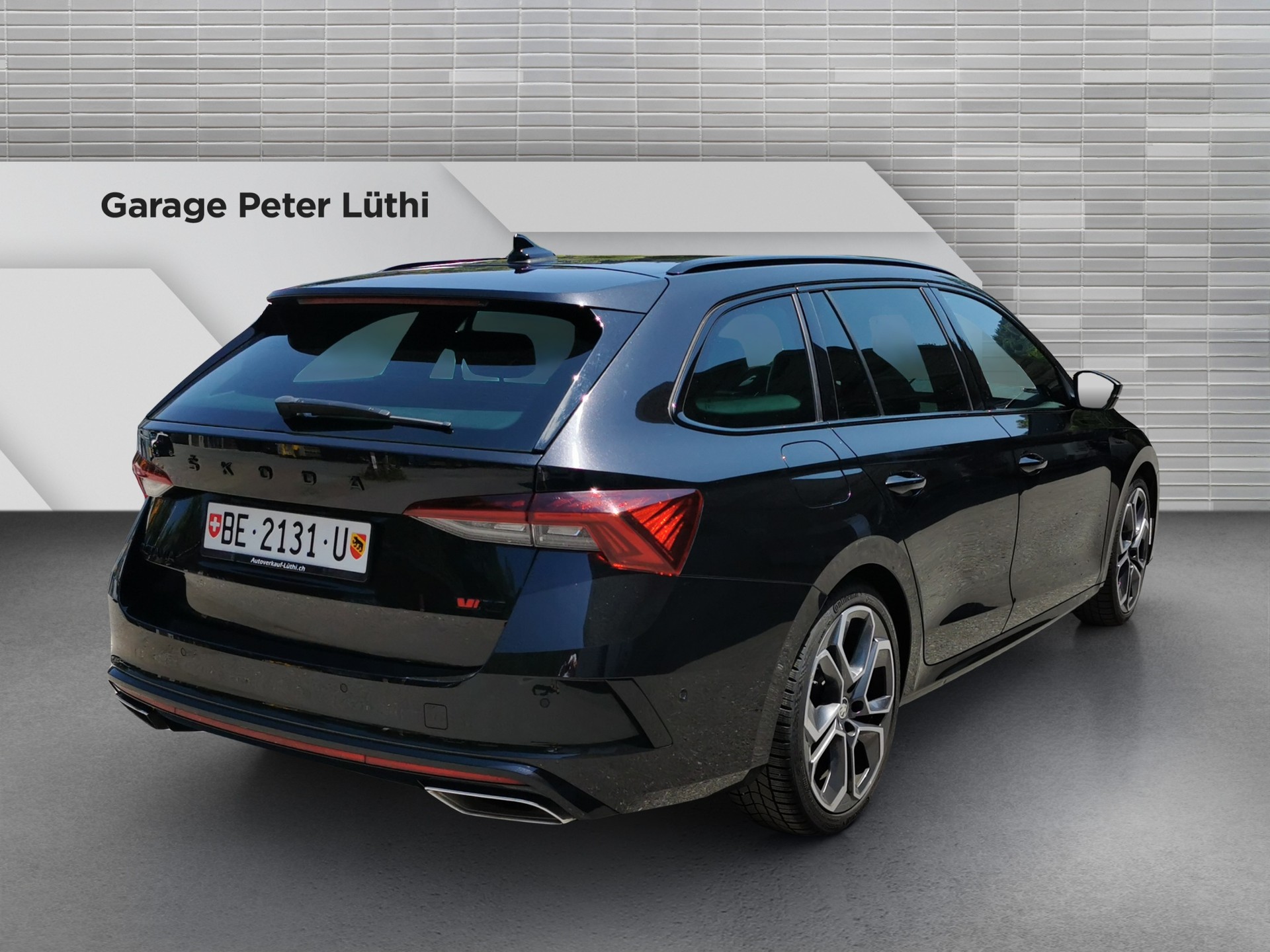 SKODA Octavia Combi 2.0 TDI DSG RS 4x4-image-4