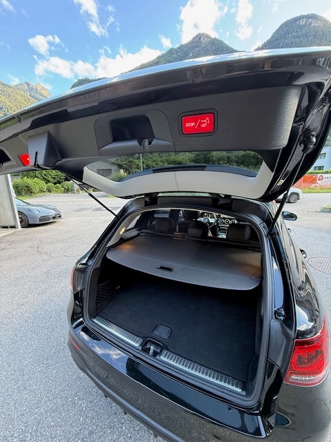 MERCEDES-BENZ GLC 220 d AMG Line 4Matic 9G-Tronic-image-15