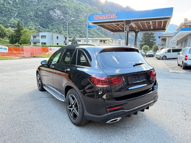 MERCEDES-BENZ GLC 220 d AMG Line 4Matic 9G-Tronic-image-5