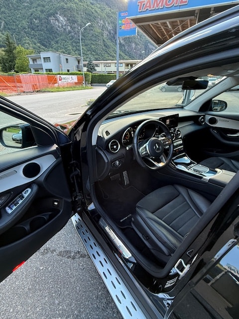 MERCEDES-BENZ GLC 220 d AMG Line 4Matic 9G-Tronic-image-12