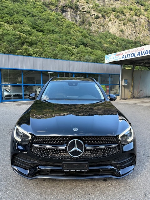 MERCEDES-BENZ GLC 220 d AMG Line 4Matic 9G-Tronic-image-2