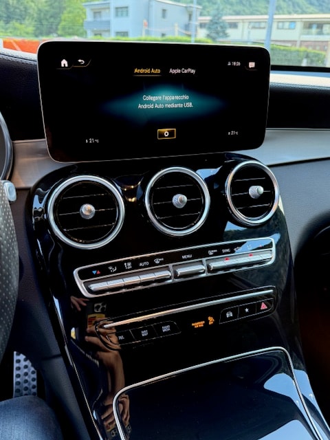 MERCEDES-BENZ GLC 220 d AMG Line 4Matic 9G-Tronic-image-10