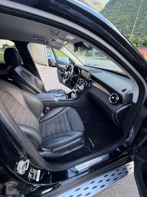 MERCEDES-BENZ GLC 220 d AMG Line 4Matic 9G-Tronic-image-14