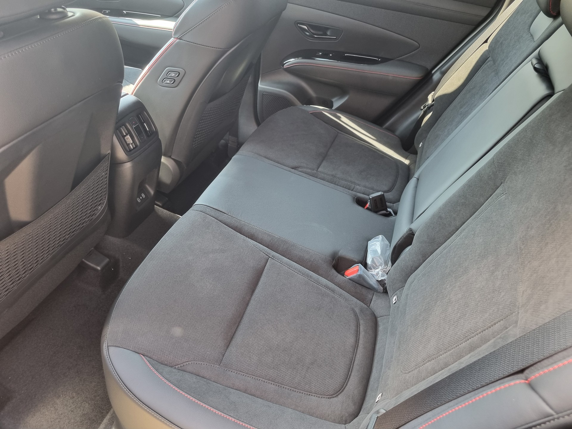 HYUNDAI Tucson 1.6 TGDI HEV N-Line 4WD-image-8