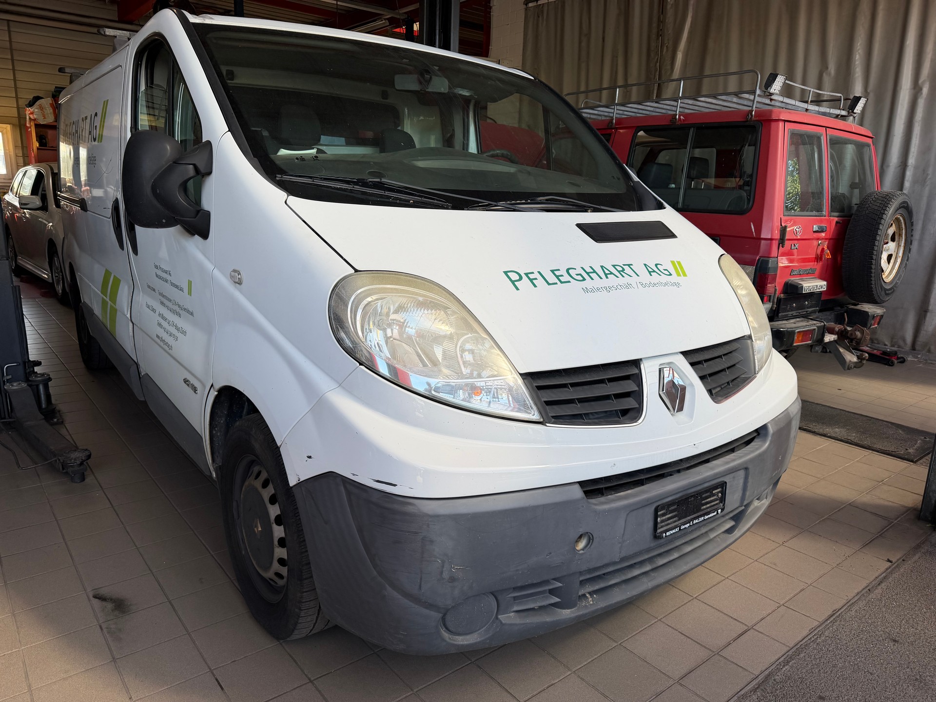 RENAULT Trafic 2.0 dCi 115 2.9t L1H1-image-1