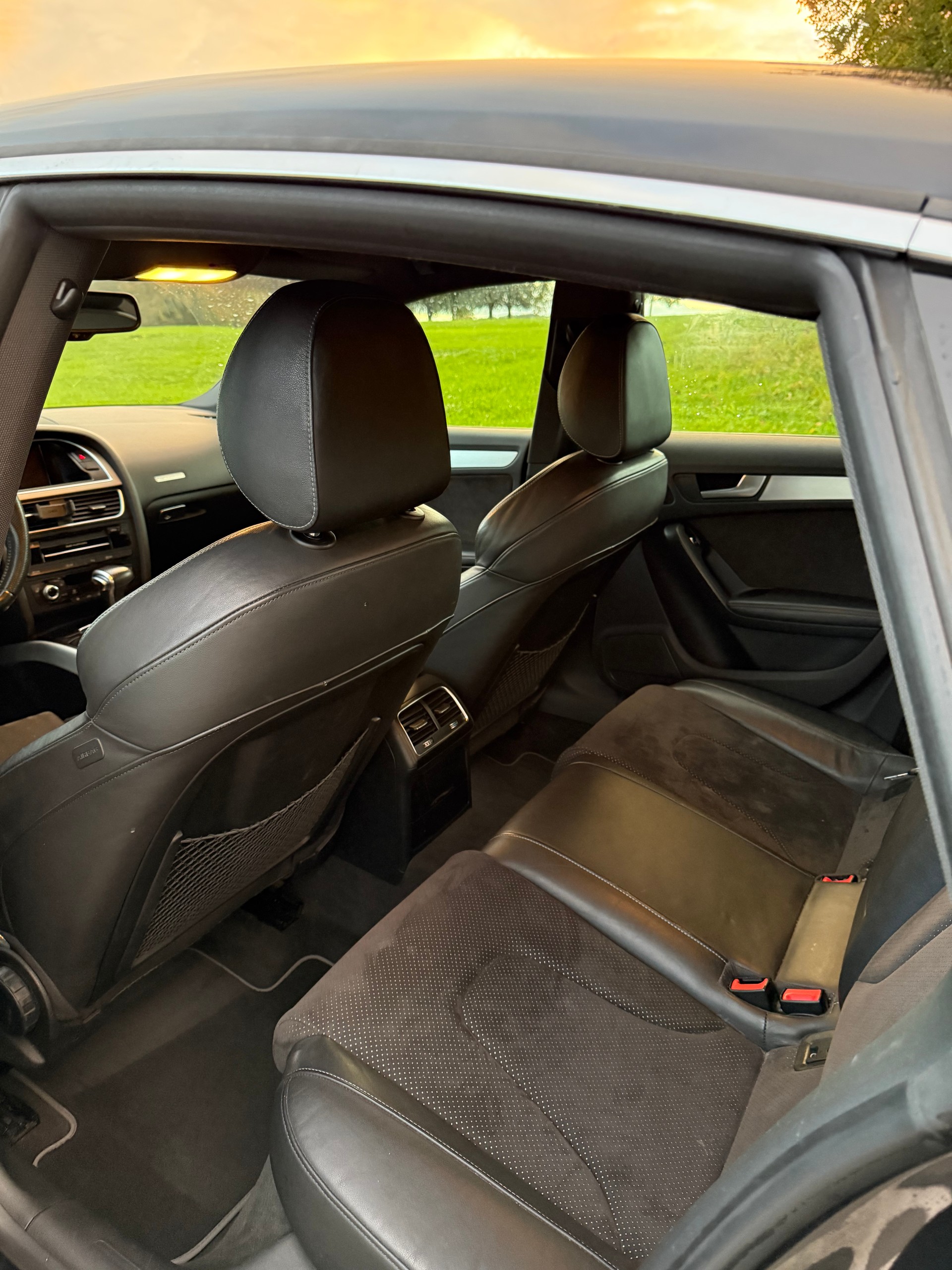 AUDI 2.0 TFSI quattro S-Tronic-image-2