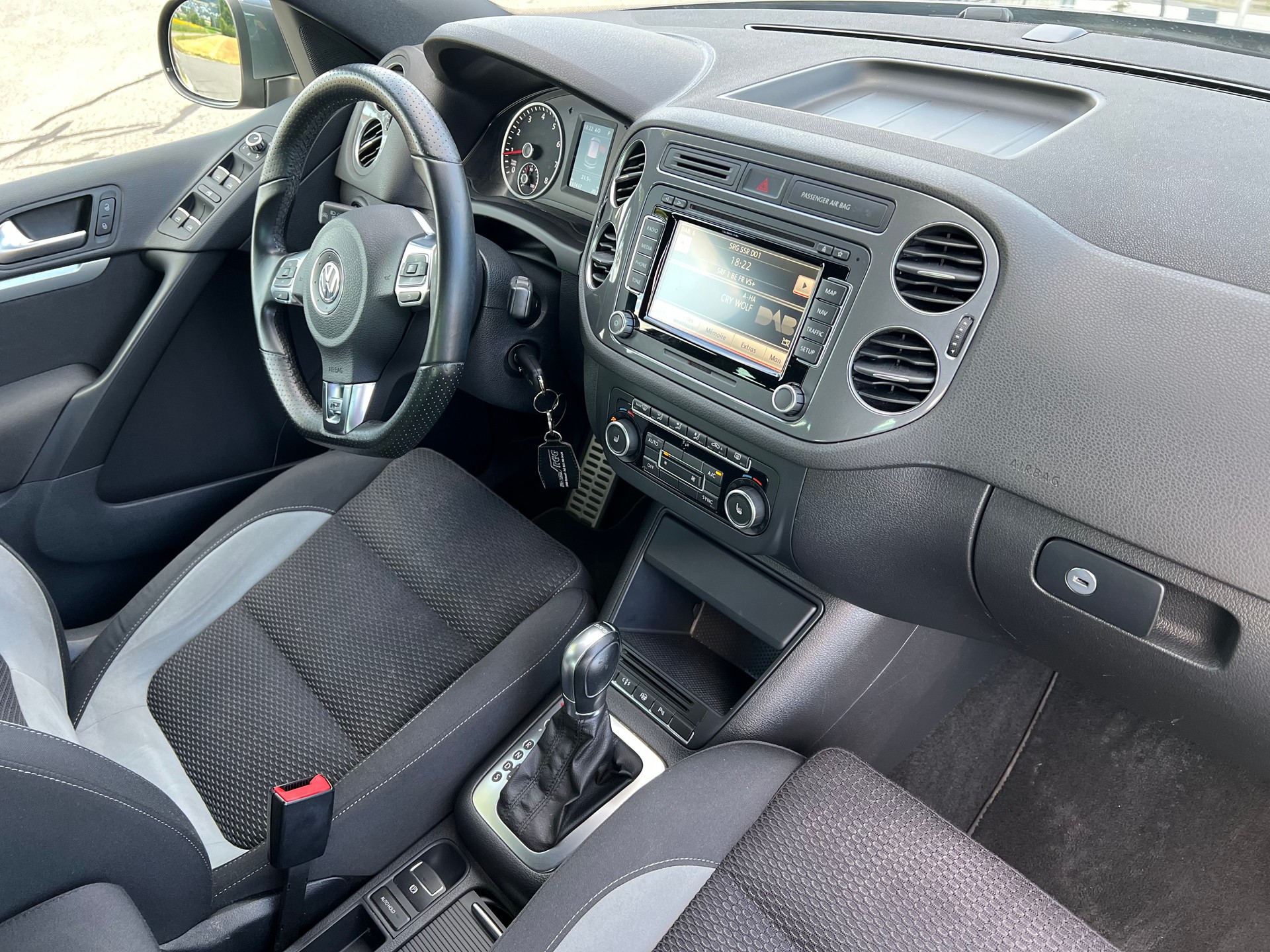 VW Tiguan 2.0 TSI Cup R-Line 4Motion DSG* 211 PS-image-18