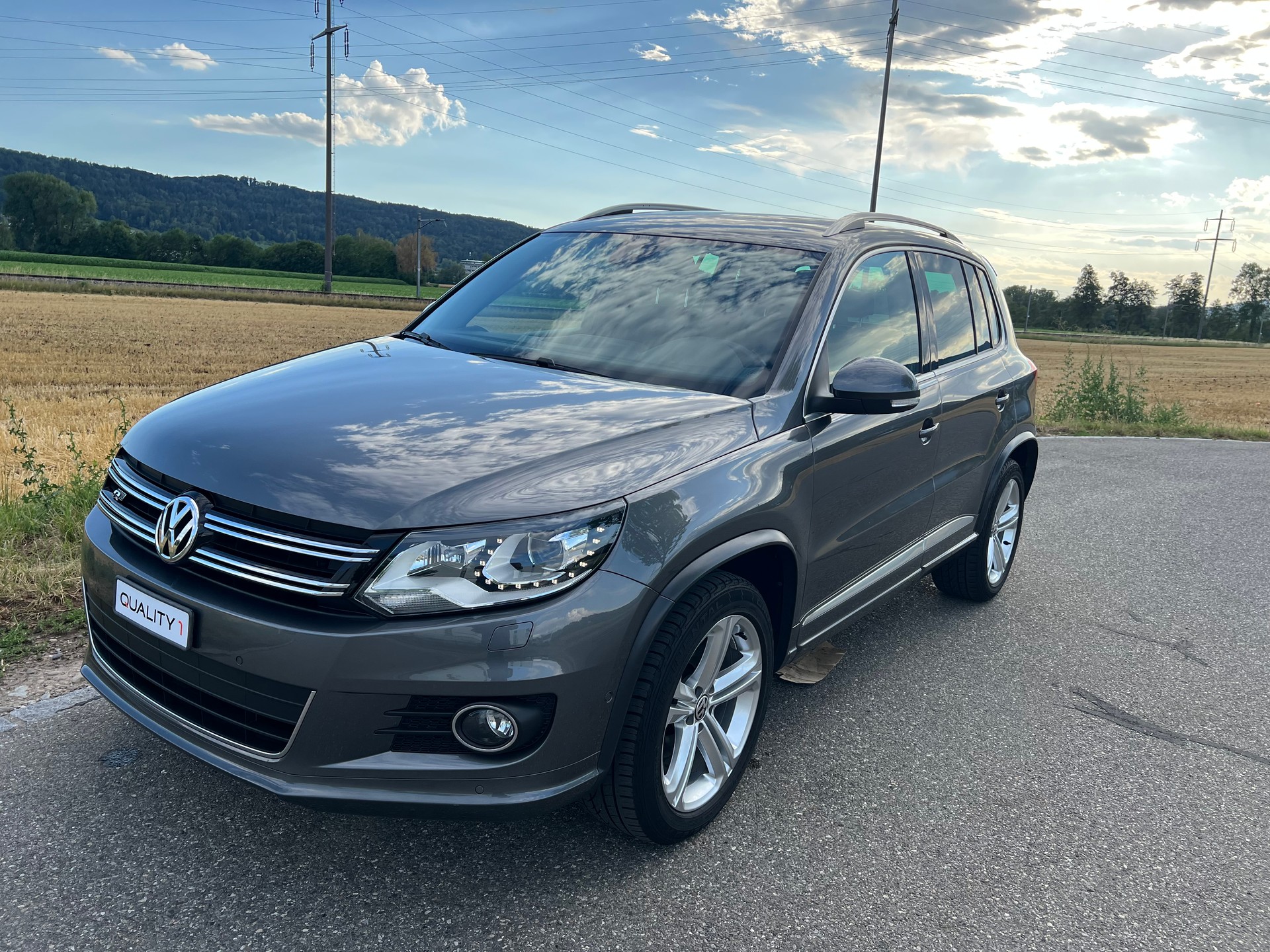 VW Tiguan 2.0 TSI Cup R-Line 4Motion DSG* 211 PS-image-4