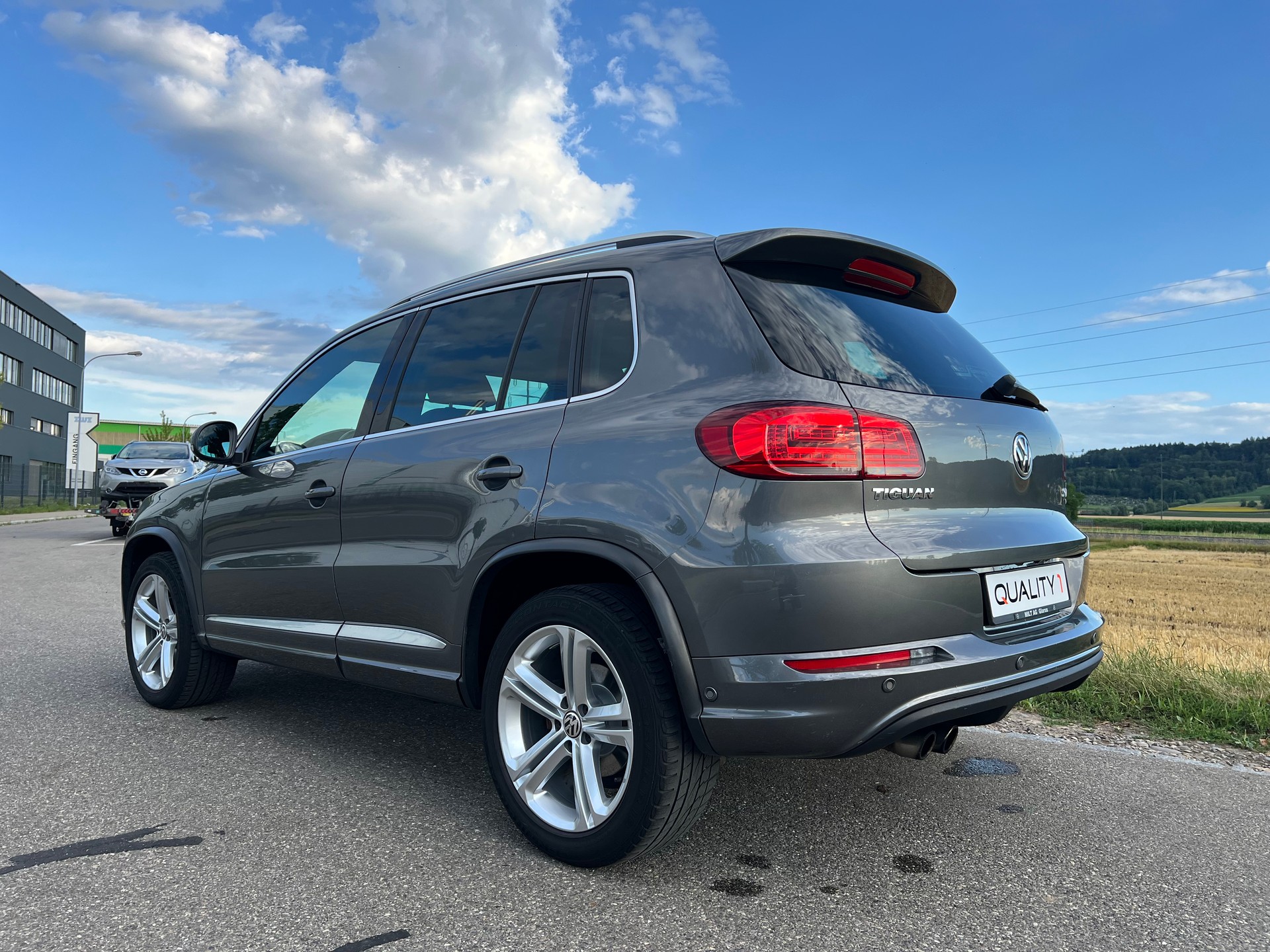 VW Tiguan 2.0 TSI Cup R-Line 4Motion DSG* 211 PS-image-8