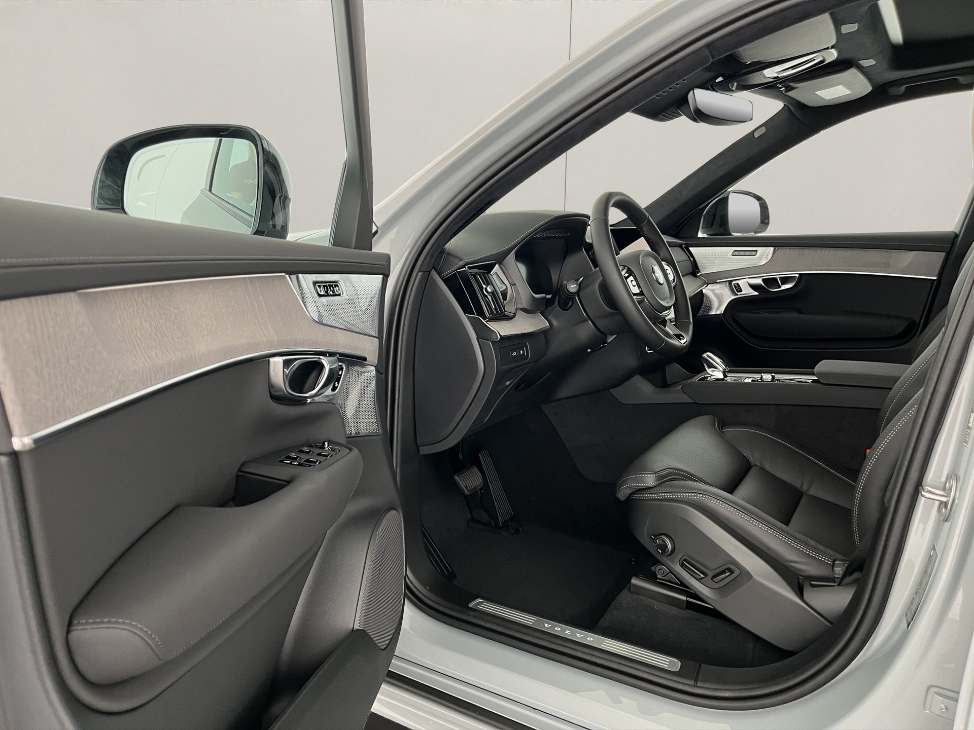 VOLVO XC90 2.0 T8 TE Ultra Dark eAWD-image-6