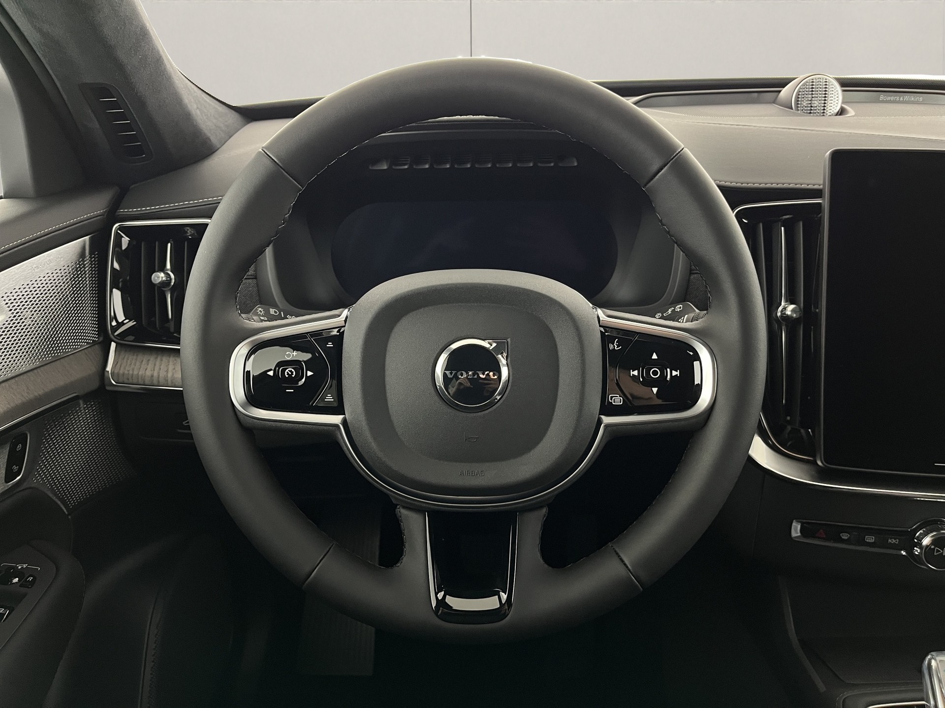 VOLVO XC90 2.0 T8 TE Ultra Dark eAWD-image-9