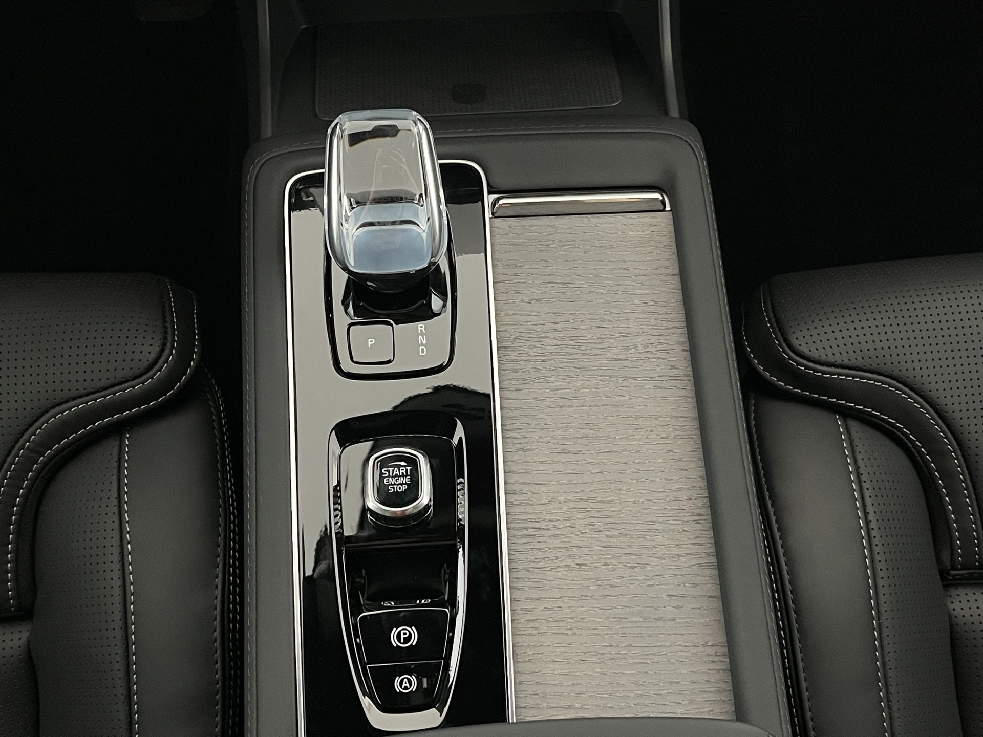 VOLVO XC90 2.0 T8 TE Ultra Dark eAWD-image-13