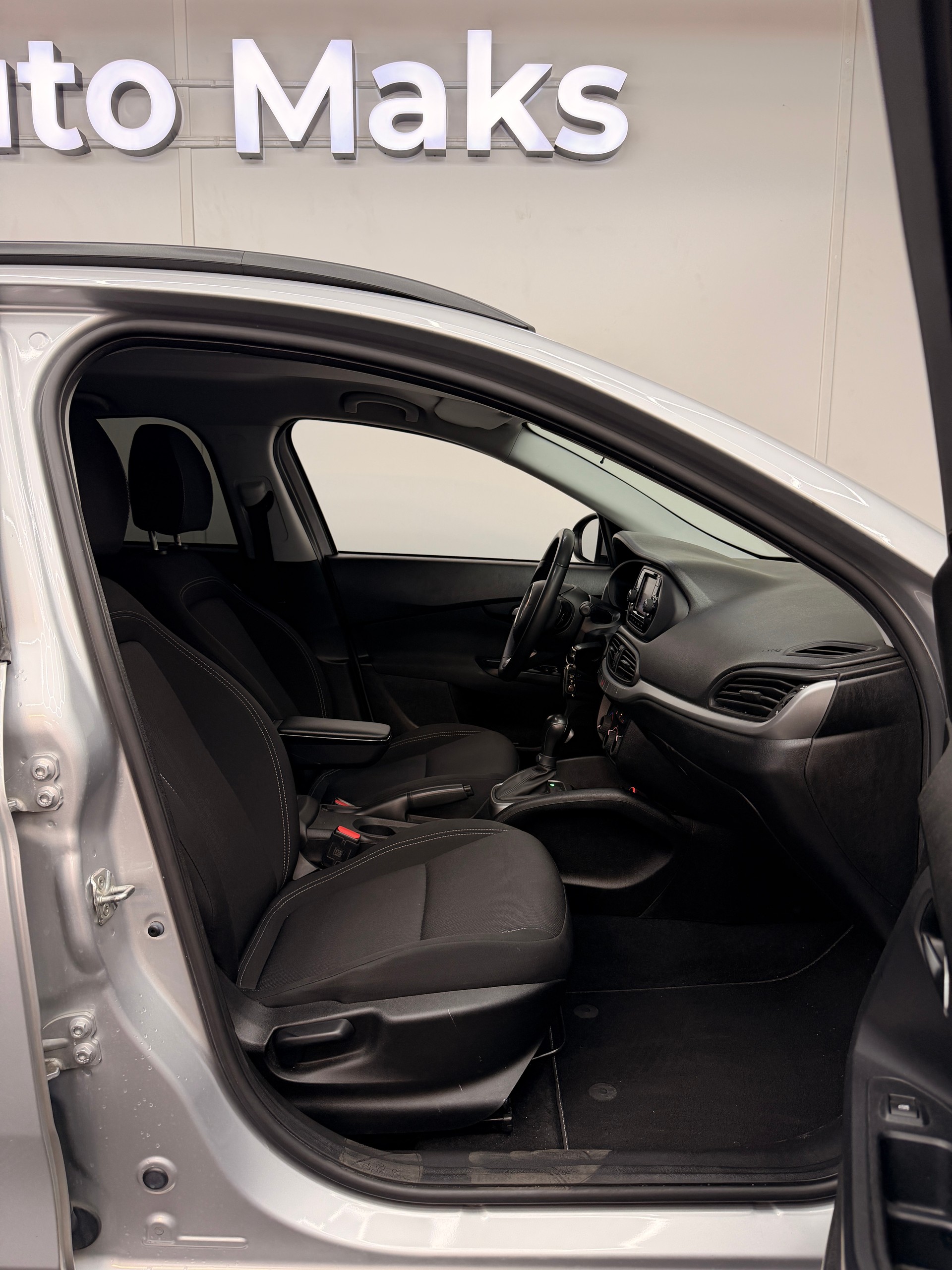 FIAT Tipo 1.6MJ Station Wagon Lounge DCT-image-3