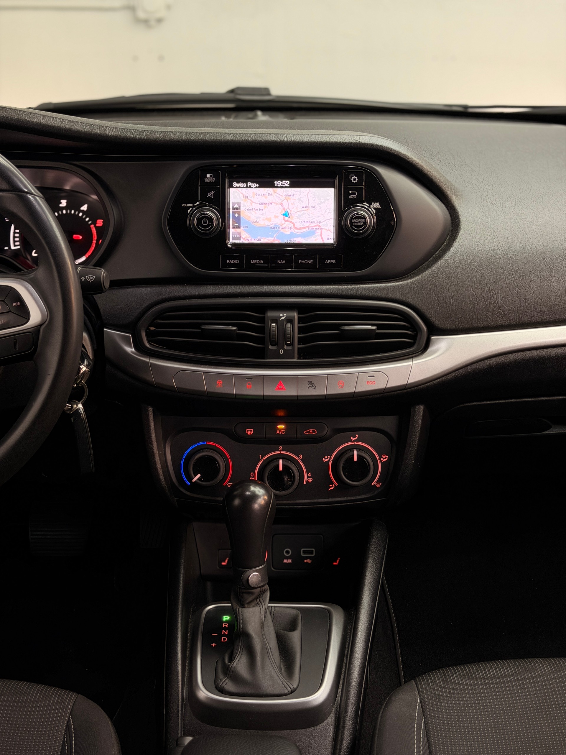 FIAT Tipo 1.6MJ Station Wagon Lounge DCT-image-6
