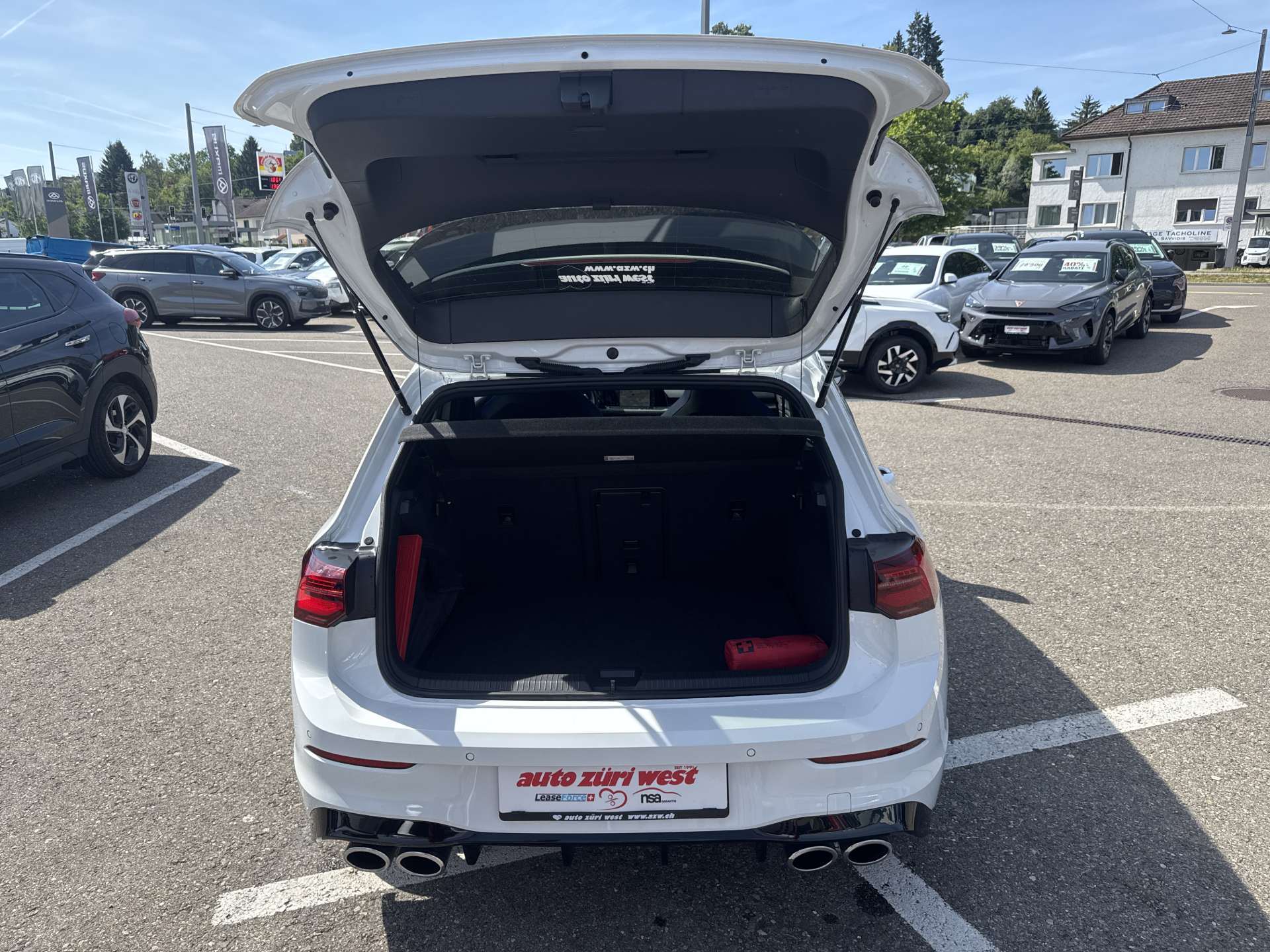 VW Golf 2.0 TSi R 320PS 4Motion DSG-Automat-image-7