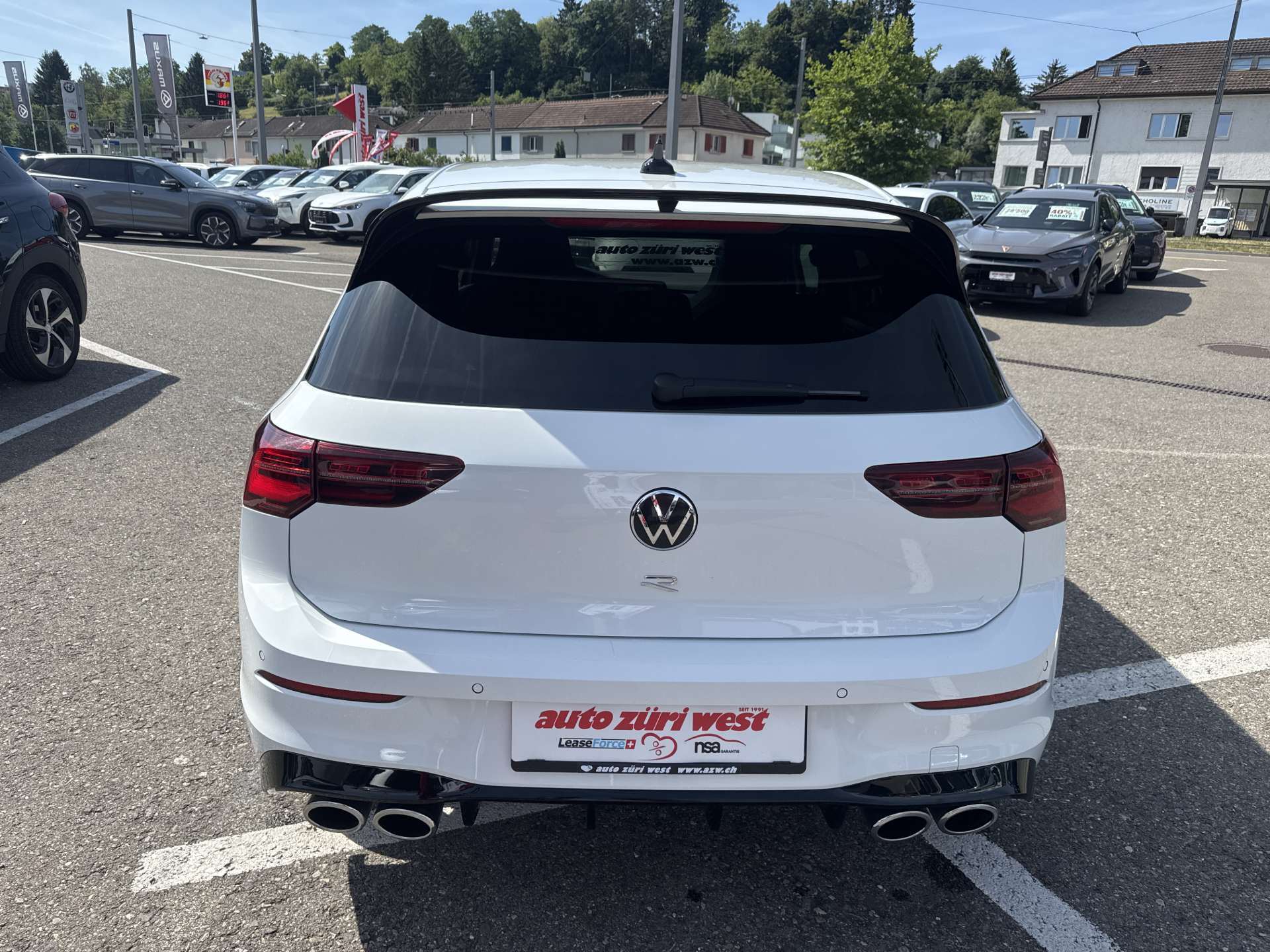 VW Golf 2.0 TSi R 320PS 4Motion DSG-Automat-image-14