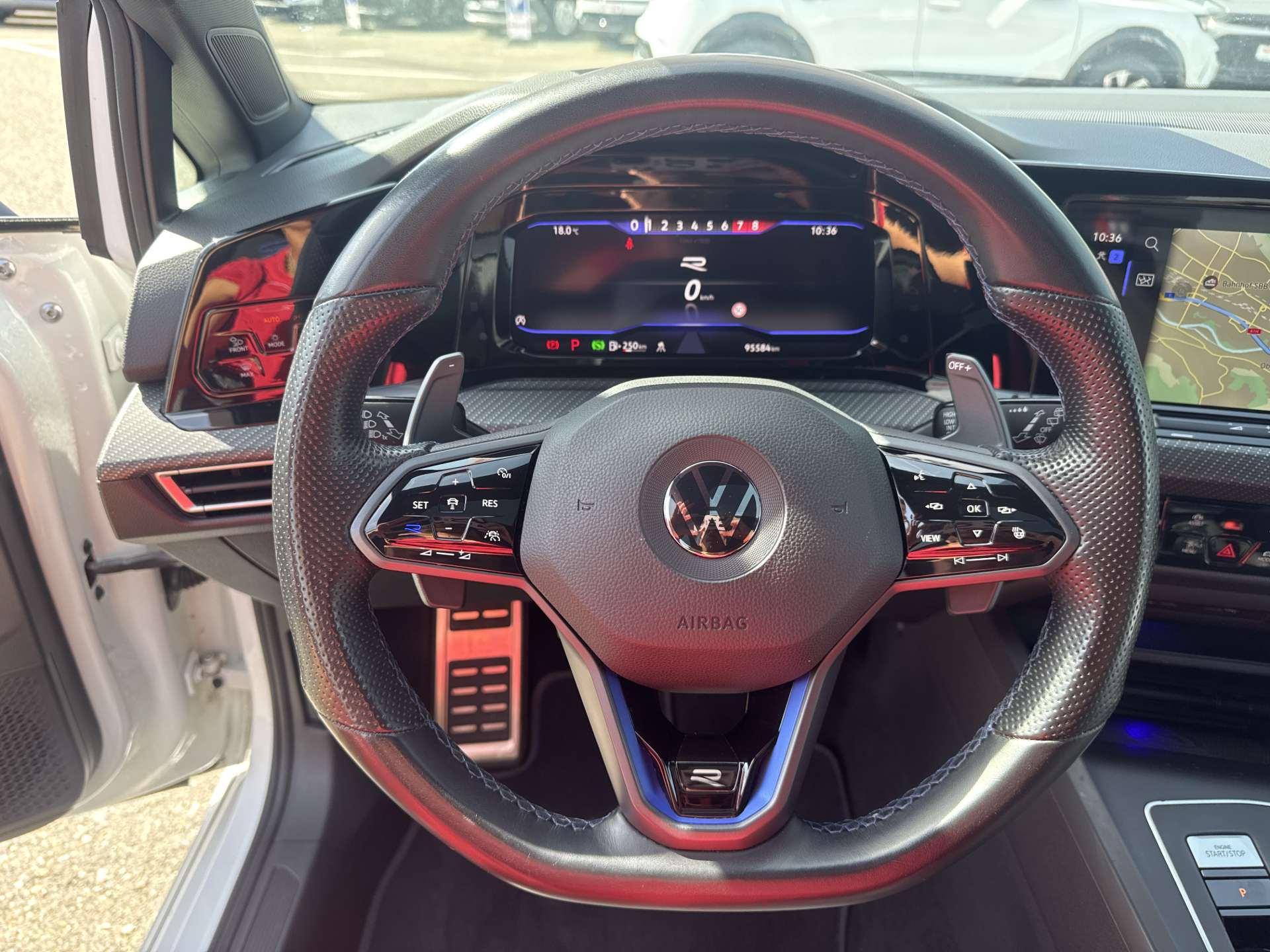 VW Golf 2.0 TSi R 320PS 4Motion DSG-Automat-image-15