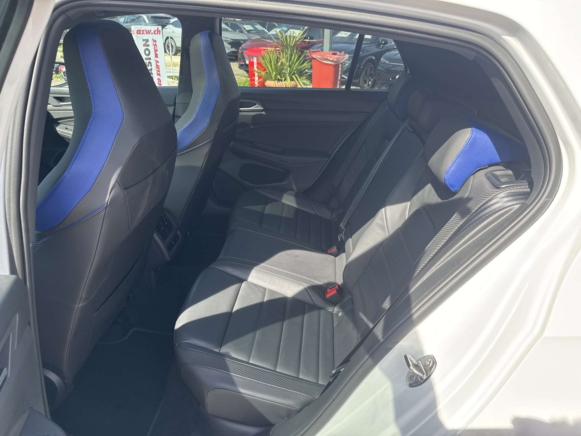 VW Golf 2.0 TSi R 320PS 4Motion DSG-Automat-image-6