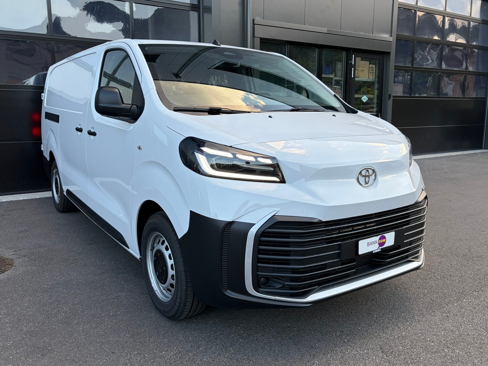 TOYOTA Proace EV 75kWh Medium Active-image-3