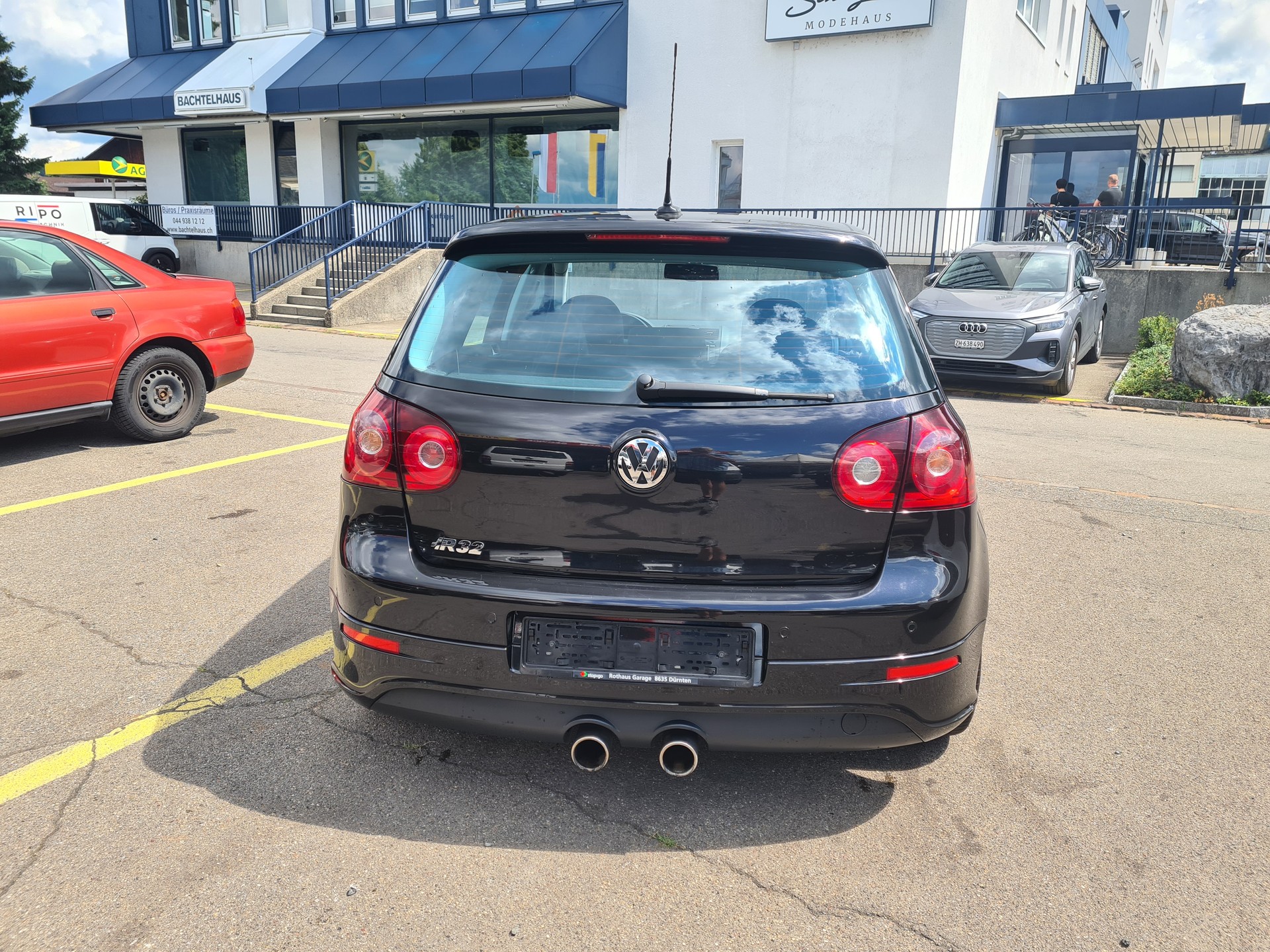 VW Golf R32 4Motion-showroom-element-3