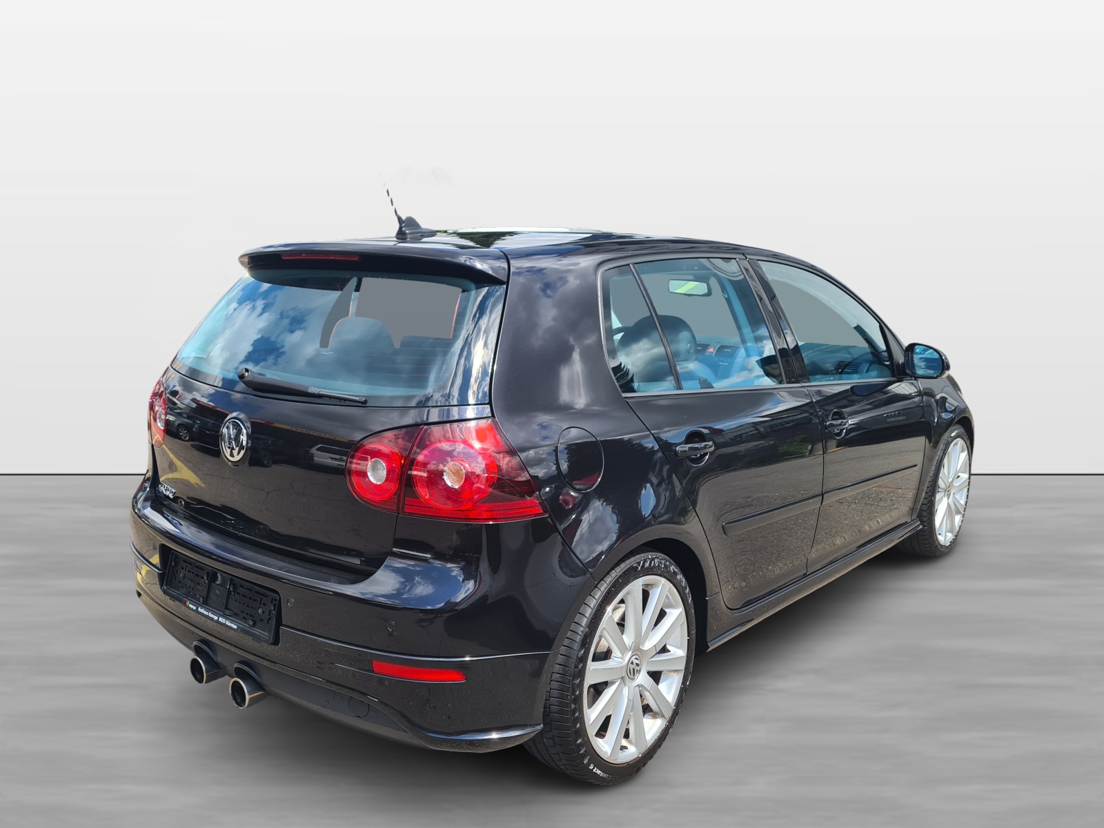 VW Golf R32 4Motion-image-2