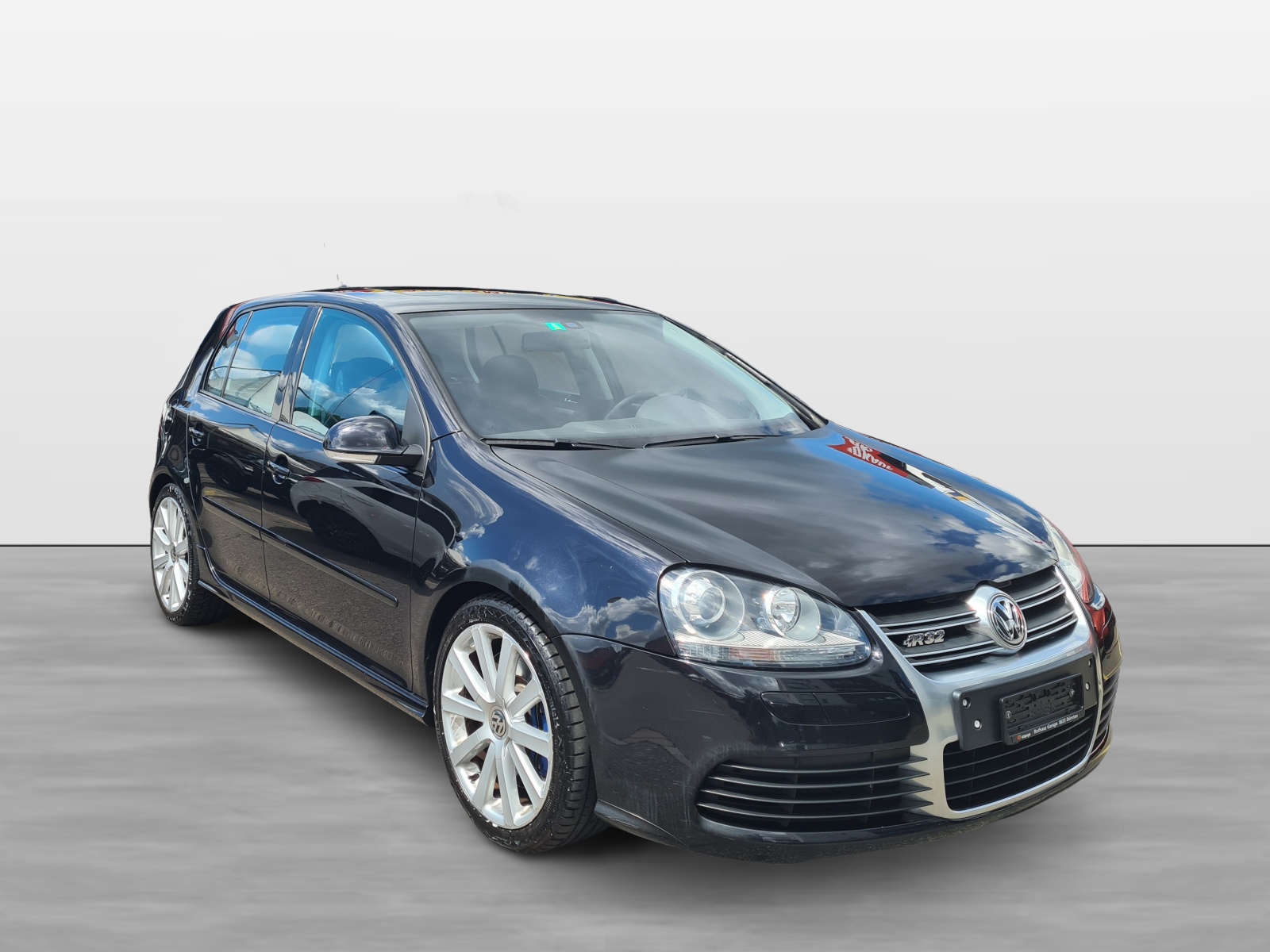 VW Golf R32 4Motion-image-0