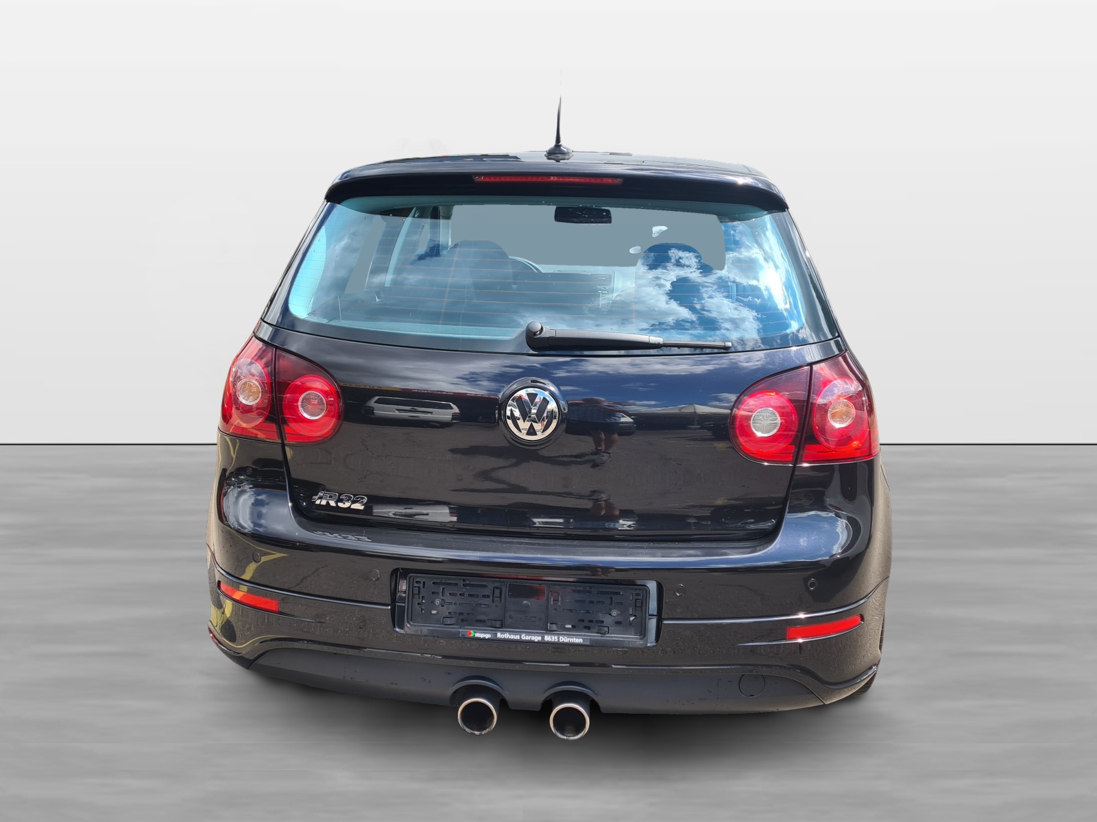 VW Golf R32 4Motion-image-3