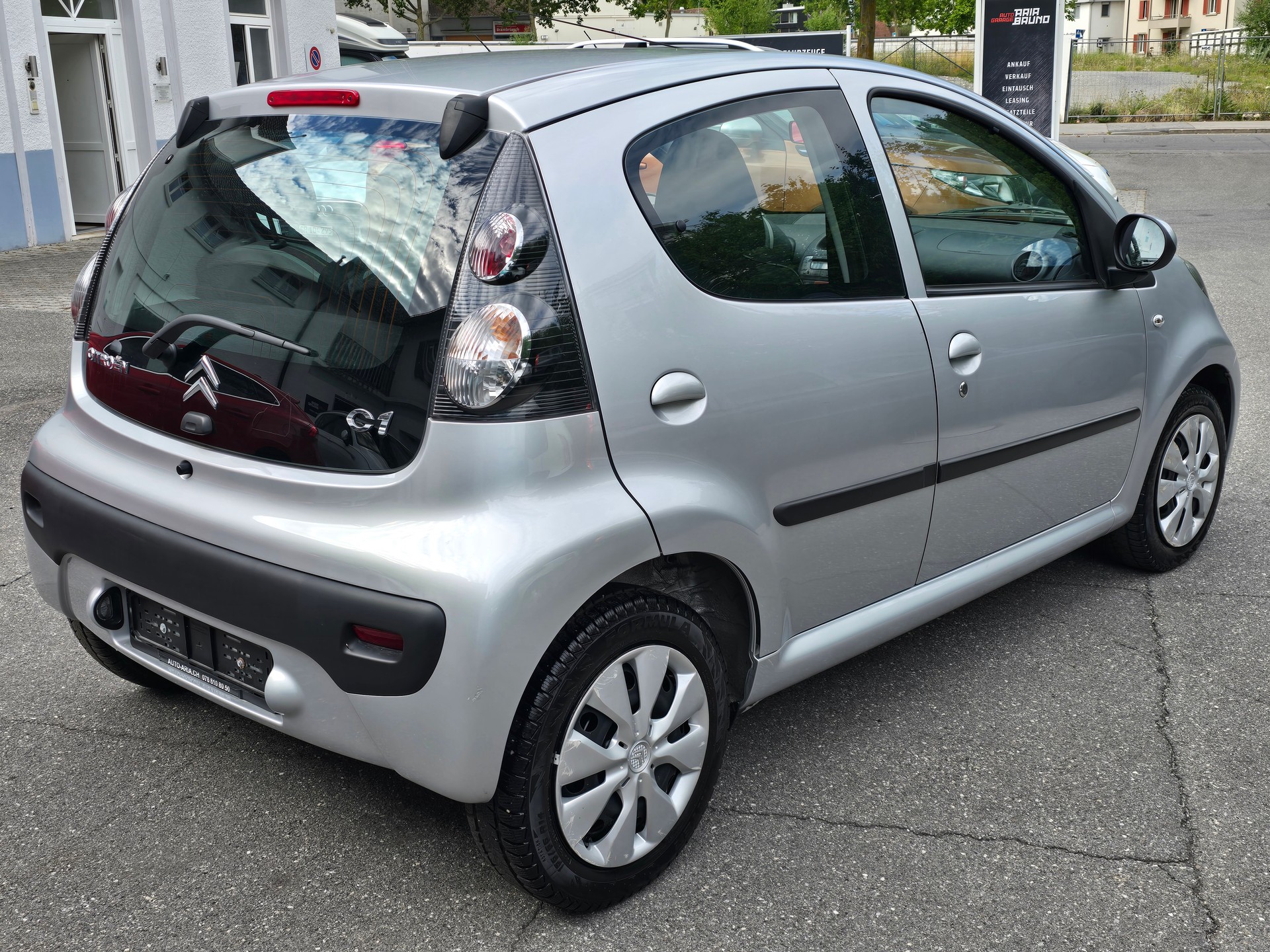 CITROEN C1 1.0i Chic (SX) SensoDrive-image-4
