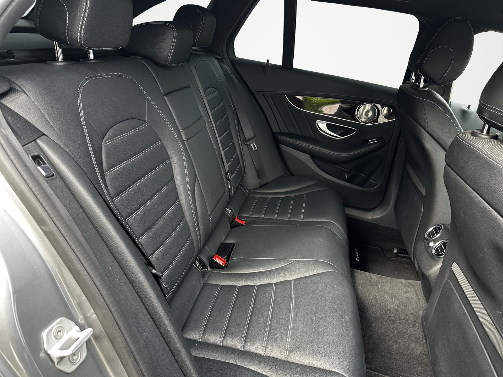 MERCEDES-BENZ C 400 AMG Line 4Matic 7G-Tronic-image-12
