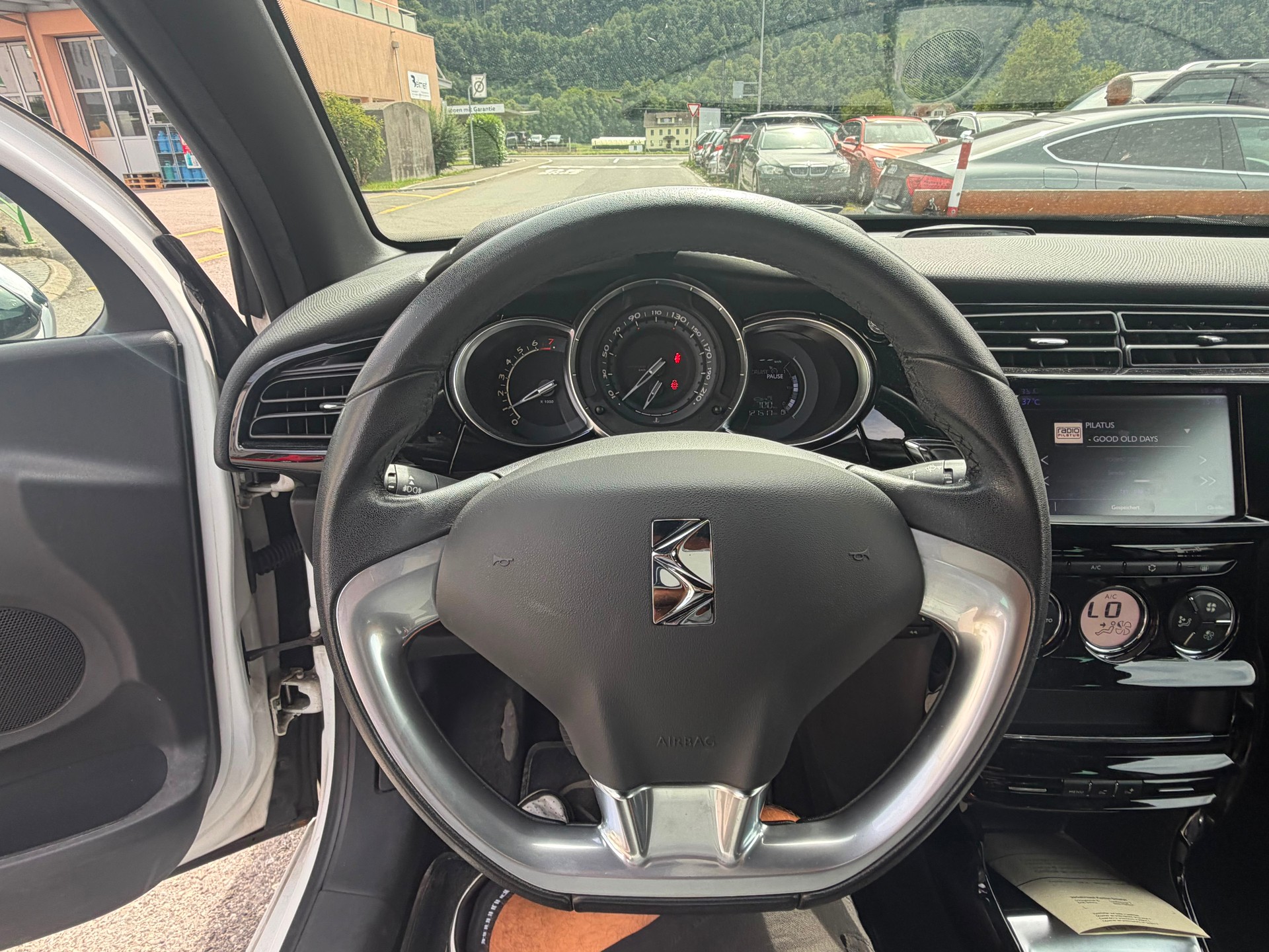 DS AUTOMOBILES DS3 1.2 PureTech SO Irresistible-image-8