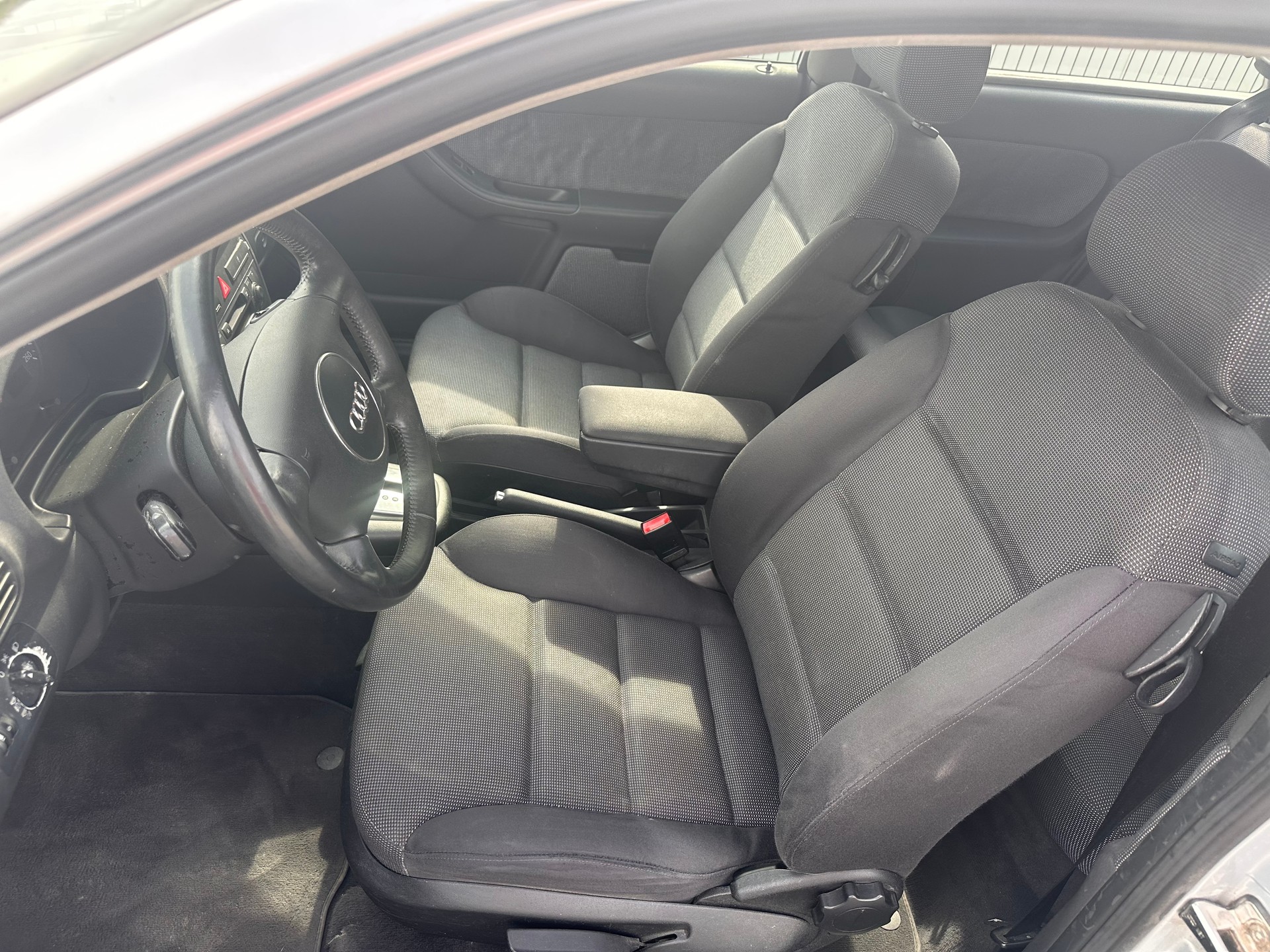 AUDI A3 1.6 Attraction-image-6