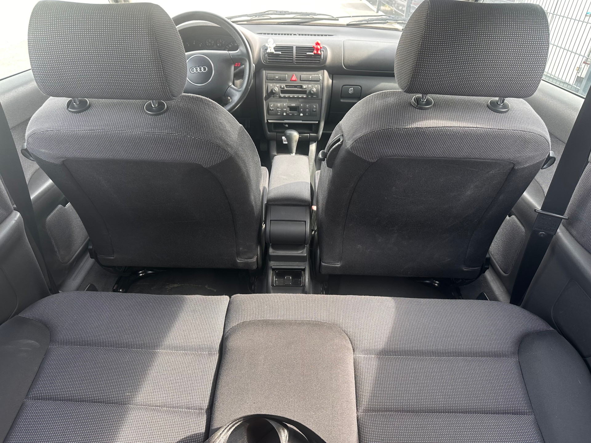 AUDI A3 1.6 Attraction-image-10