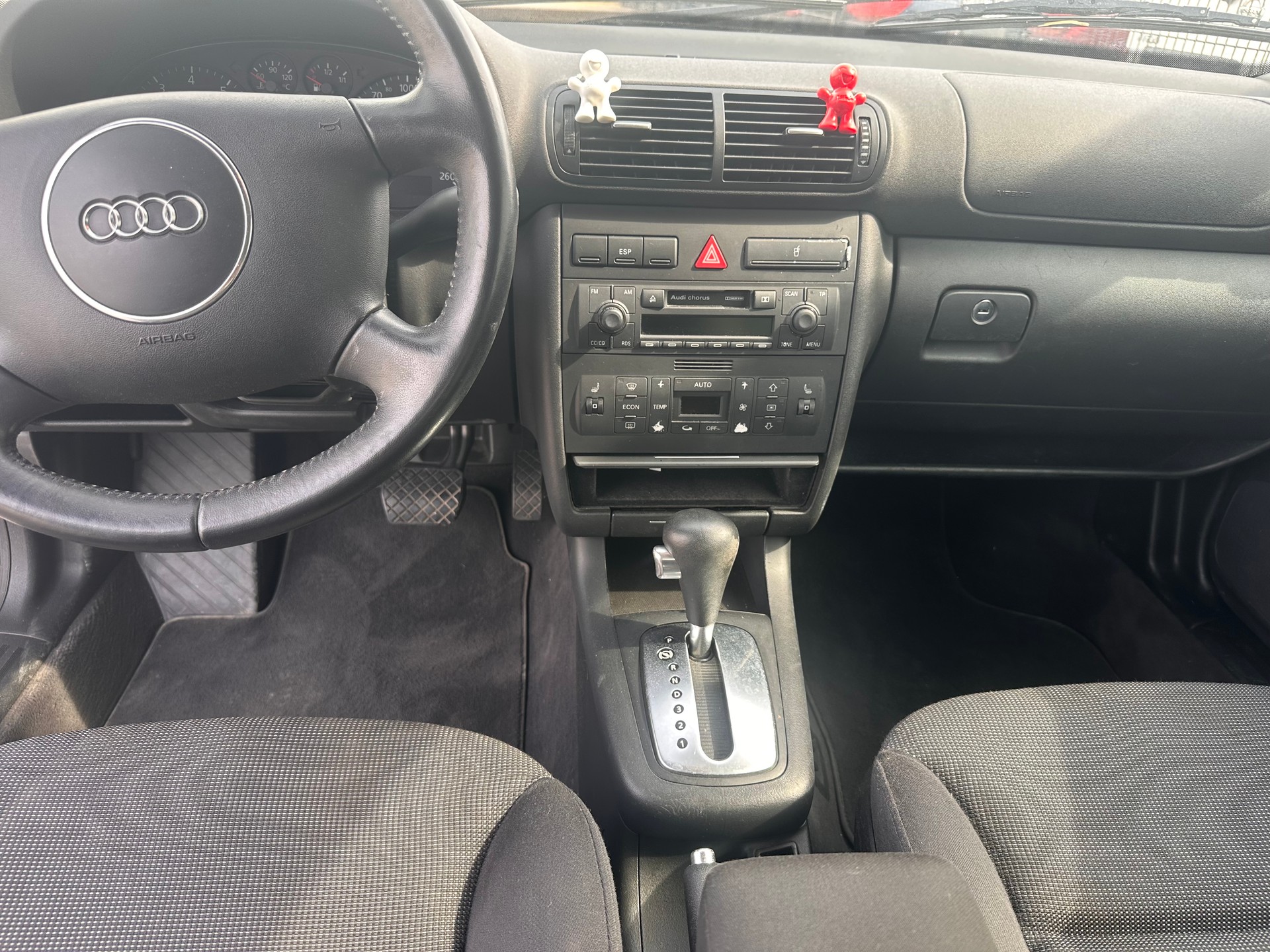 AUDI A3 1.6 Attraction-image-7