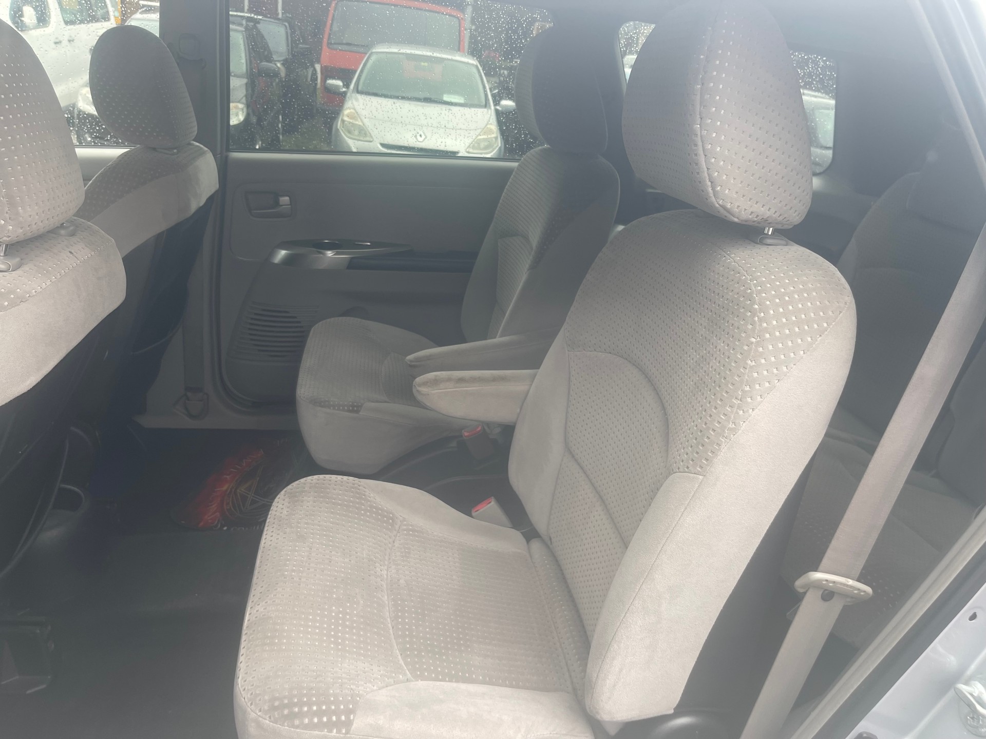 MITSUBISHI Grandis 2.4 16V Intense-image-5