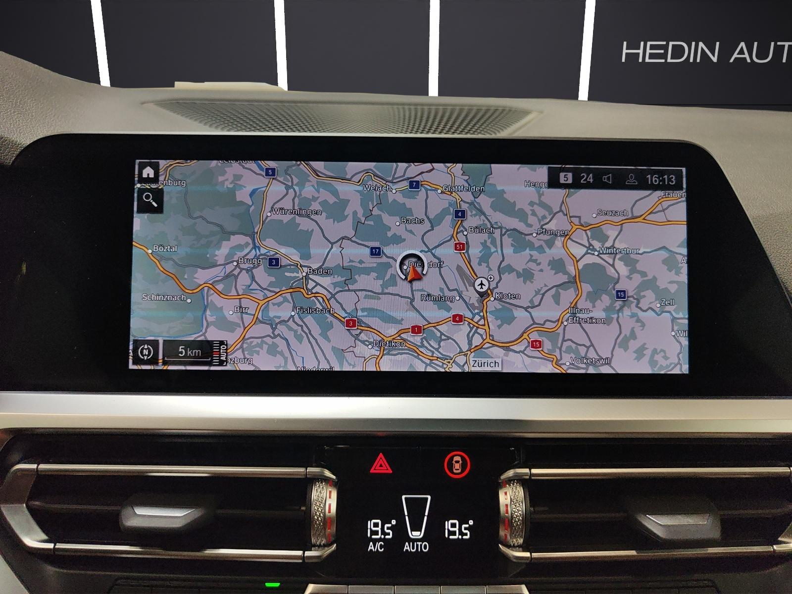 BMW M440i xDrive Coupé-image-13