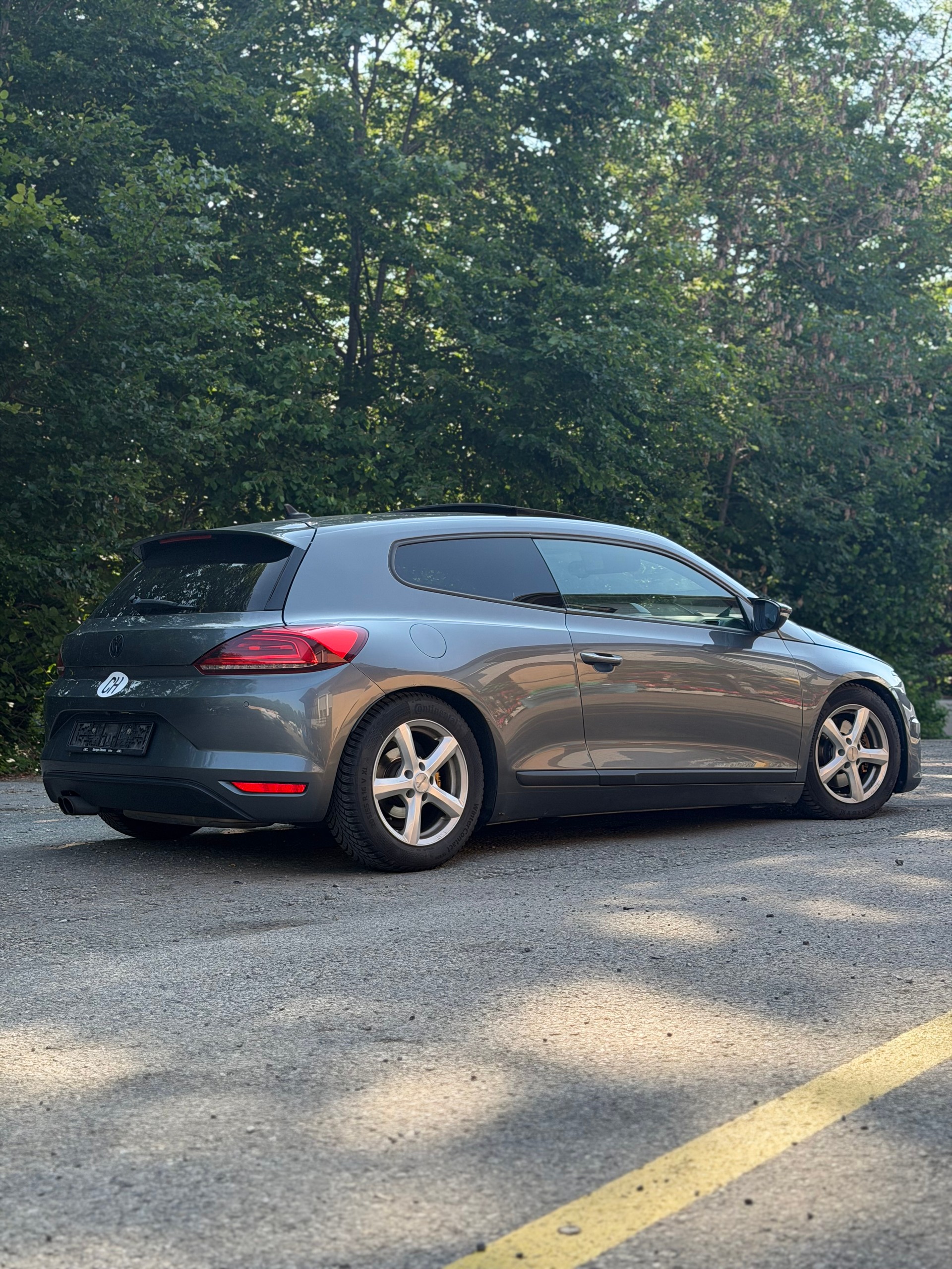 VW Scirocco 2.0 TSI Club-image-4