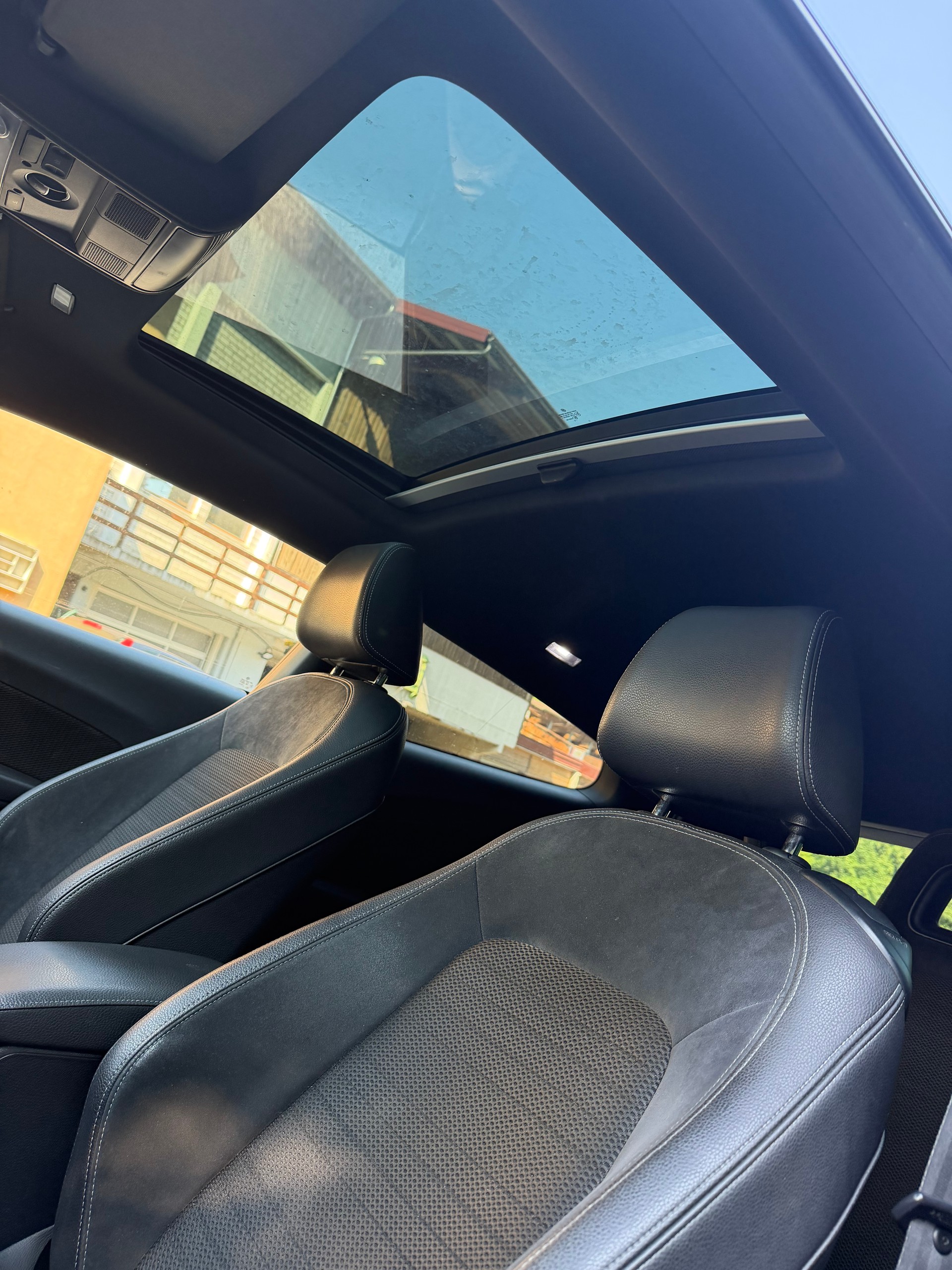 VW Scirocco 2.0 TSI Club-image-13