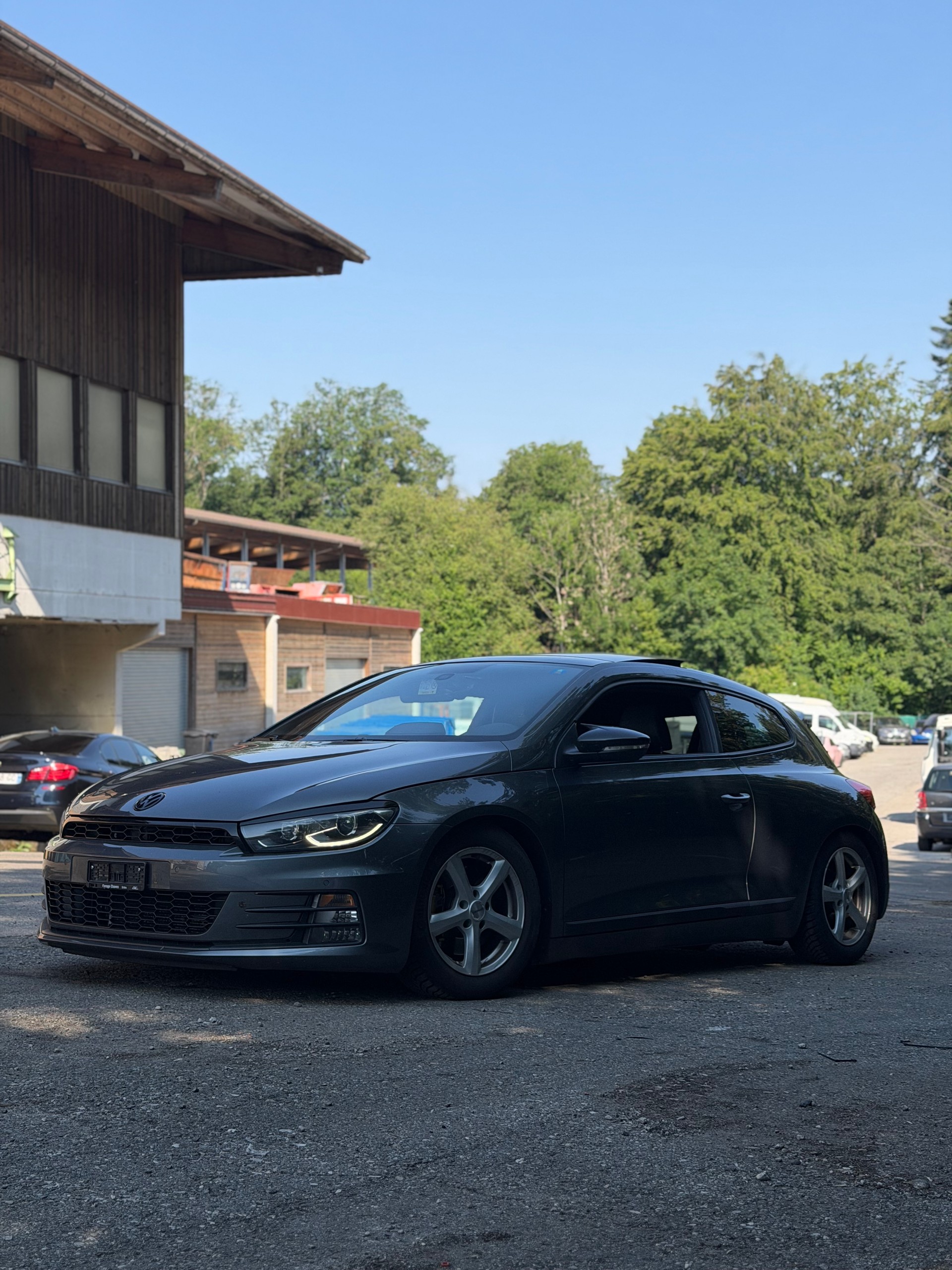 VW Scirocco 2.0 TSI Club-image-1