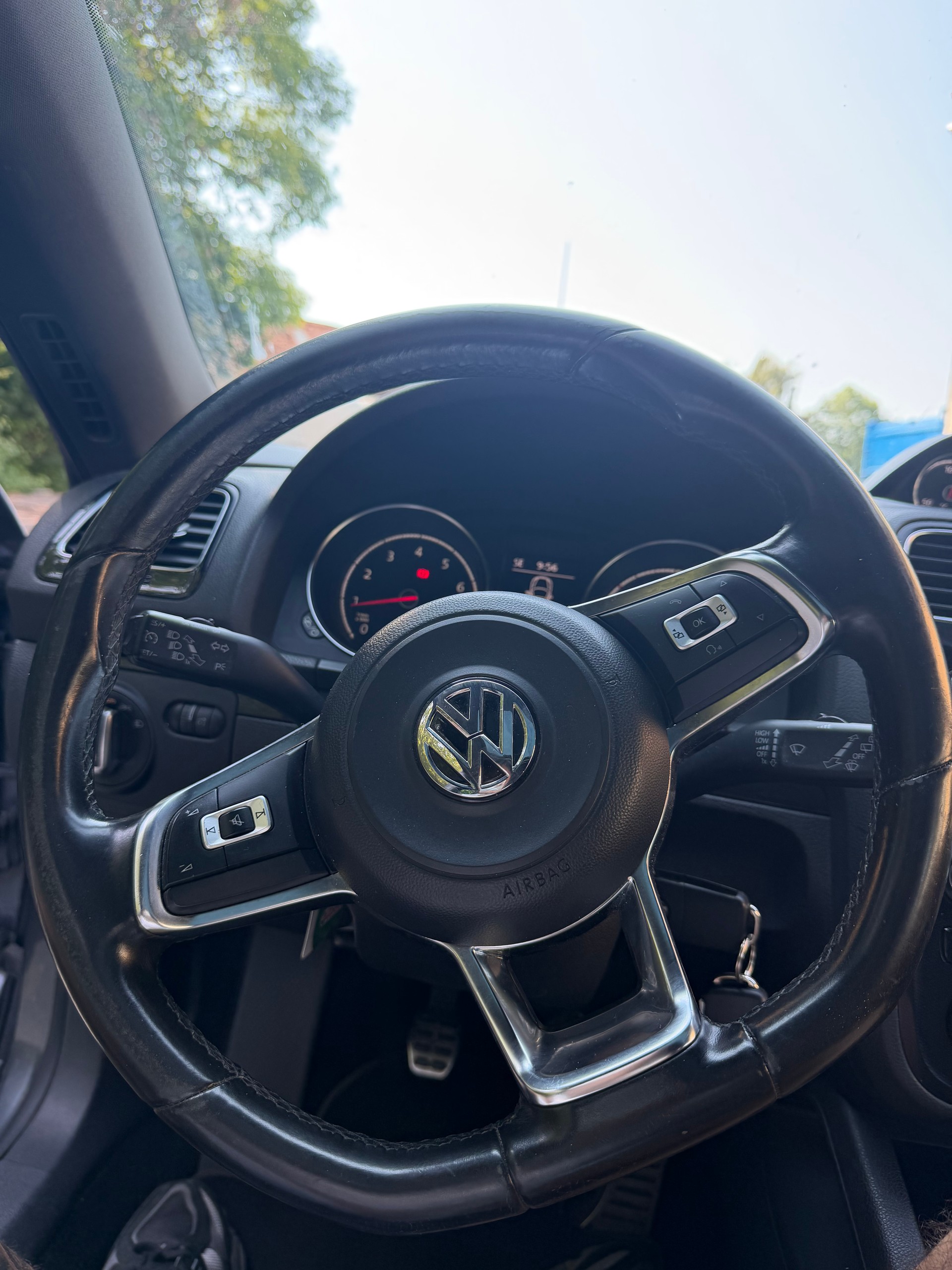 VW Scirocco 2.0 TSI Club-image-14