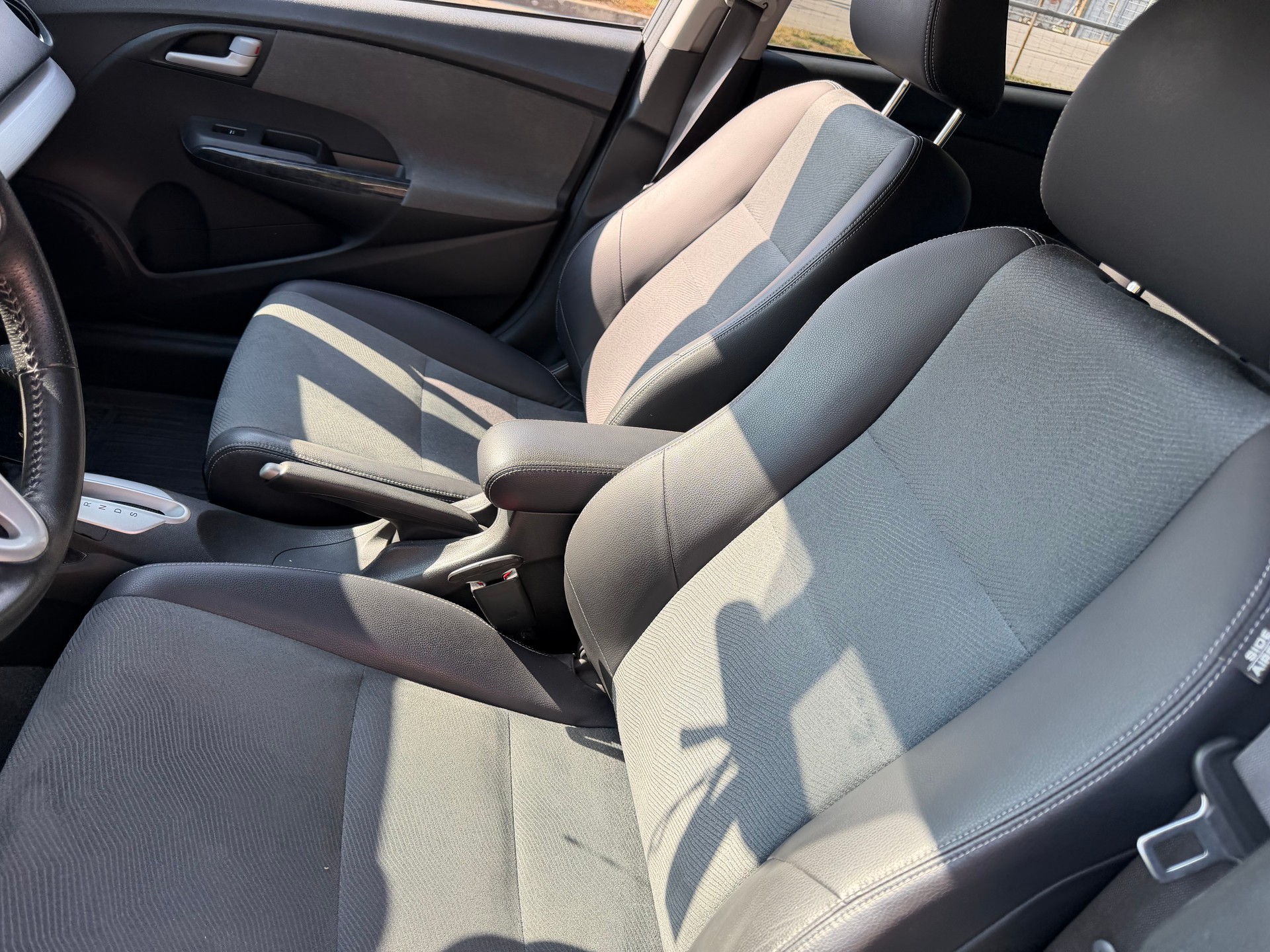 HONDA Insight 1.3i Hybrid Executive CVT-image-4