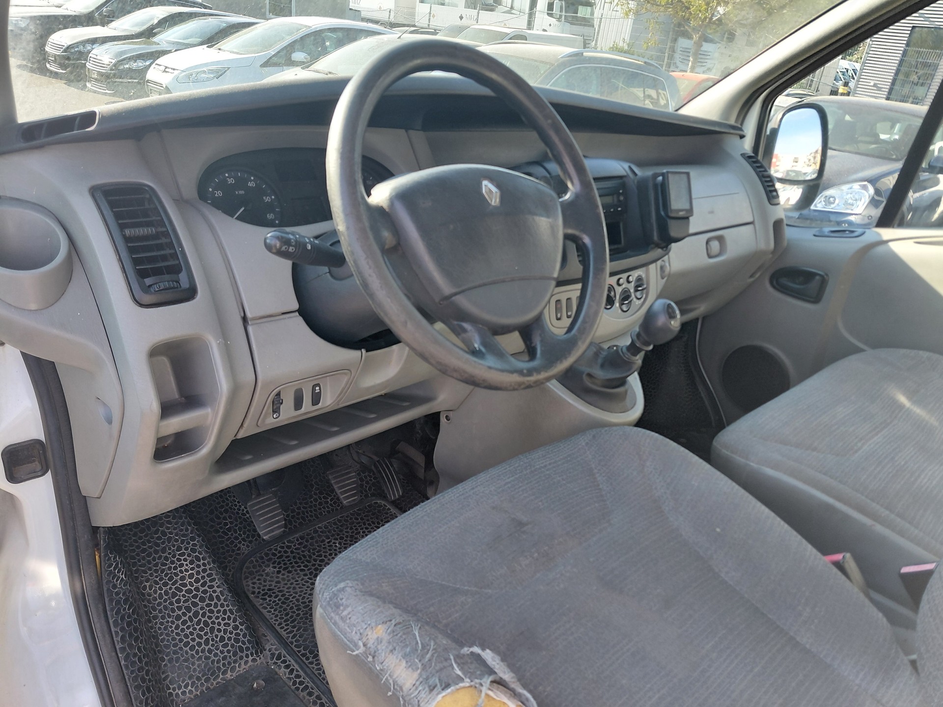 RENAULT Trafic 2.0 dCi 115 2.9t L2H1-image-7