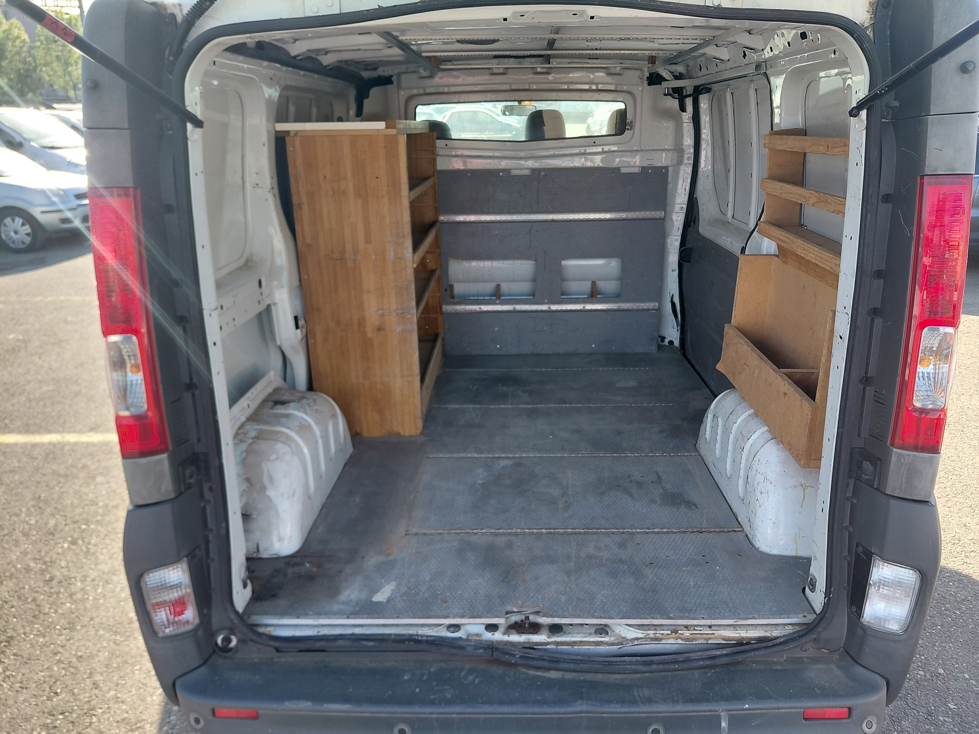 RENAULT Trafic 2.0 dCi 115 2.9t L2H1-image-10
