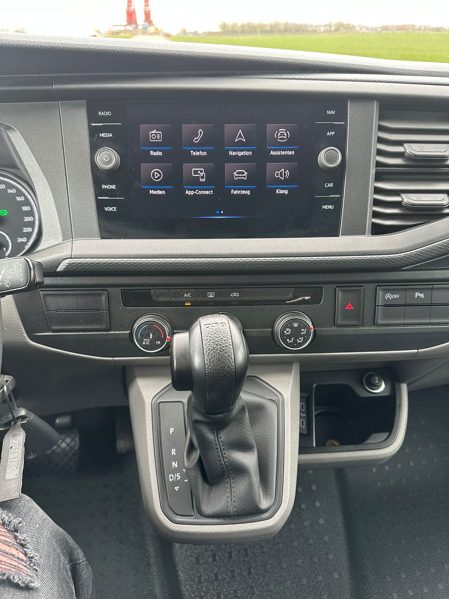 VW T6 Caravelle 2.0 TDI Highline DSG-image-19