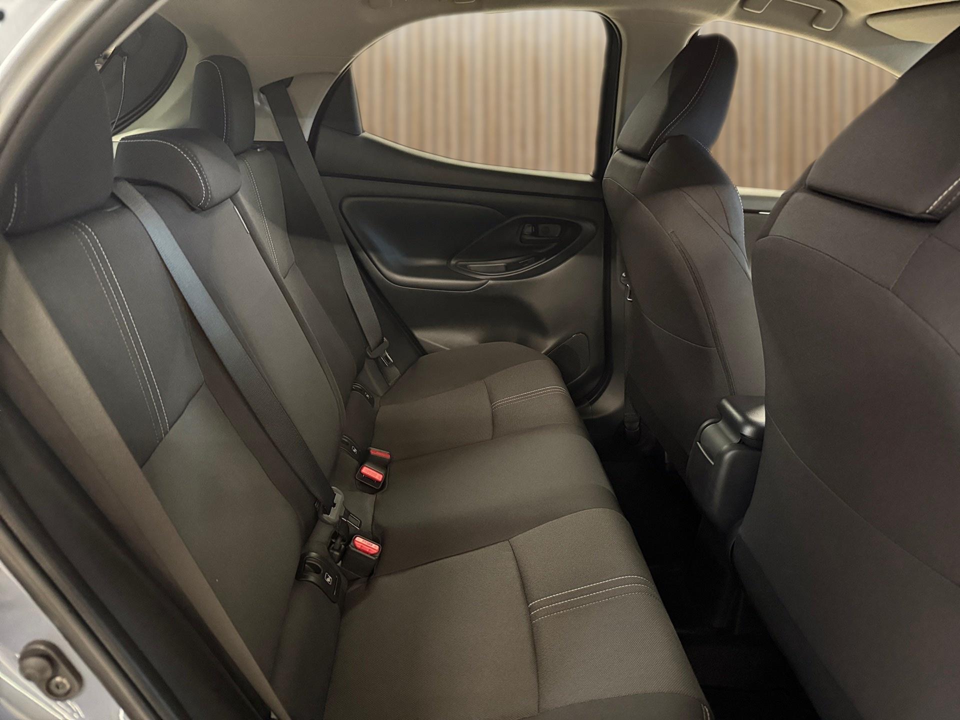 TOYOTA Yaris 1.5 VVT-i HSD Trend-image-15